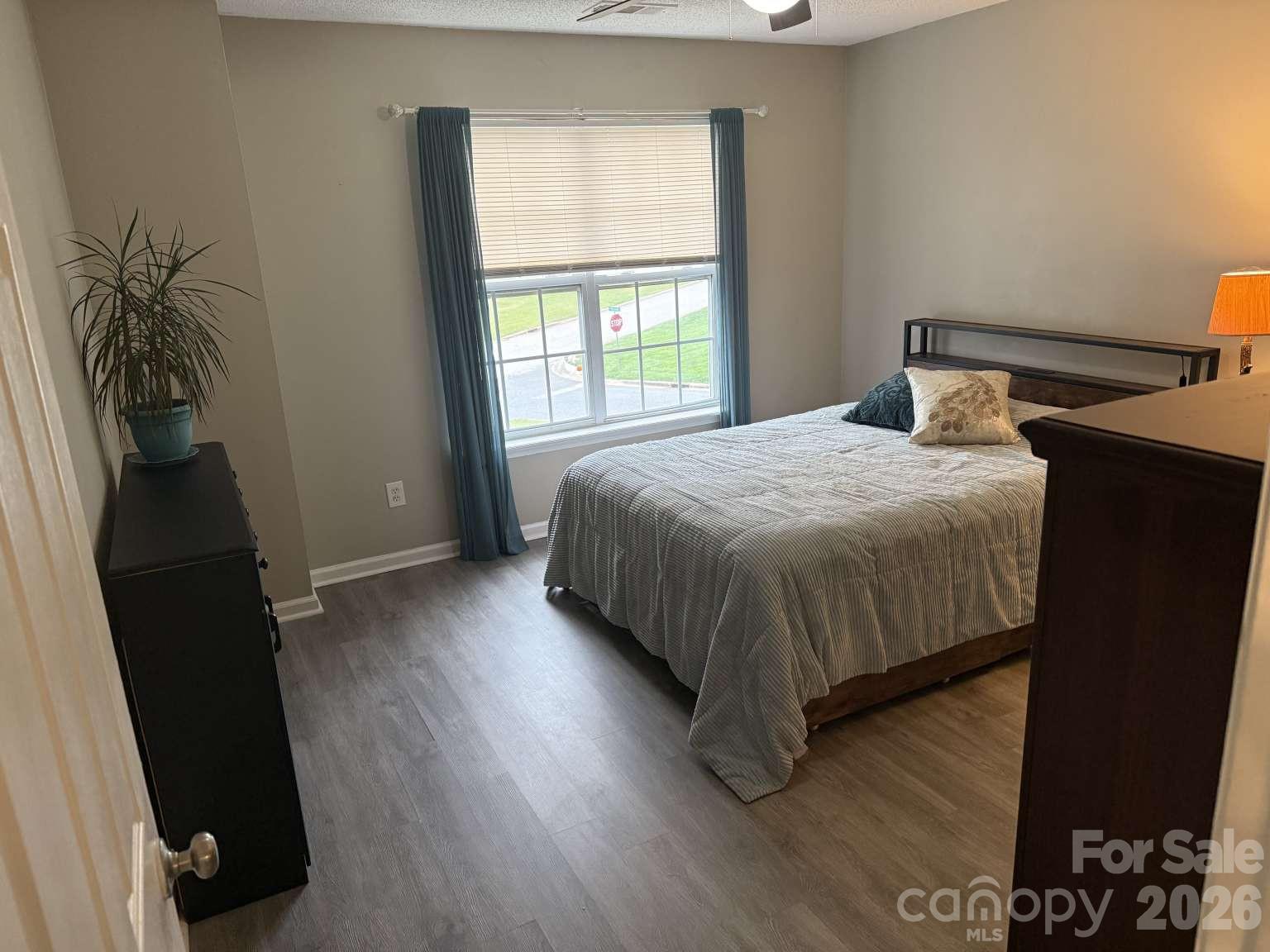 715 W Cheval Drive Property Photo 30
