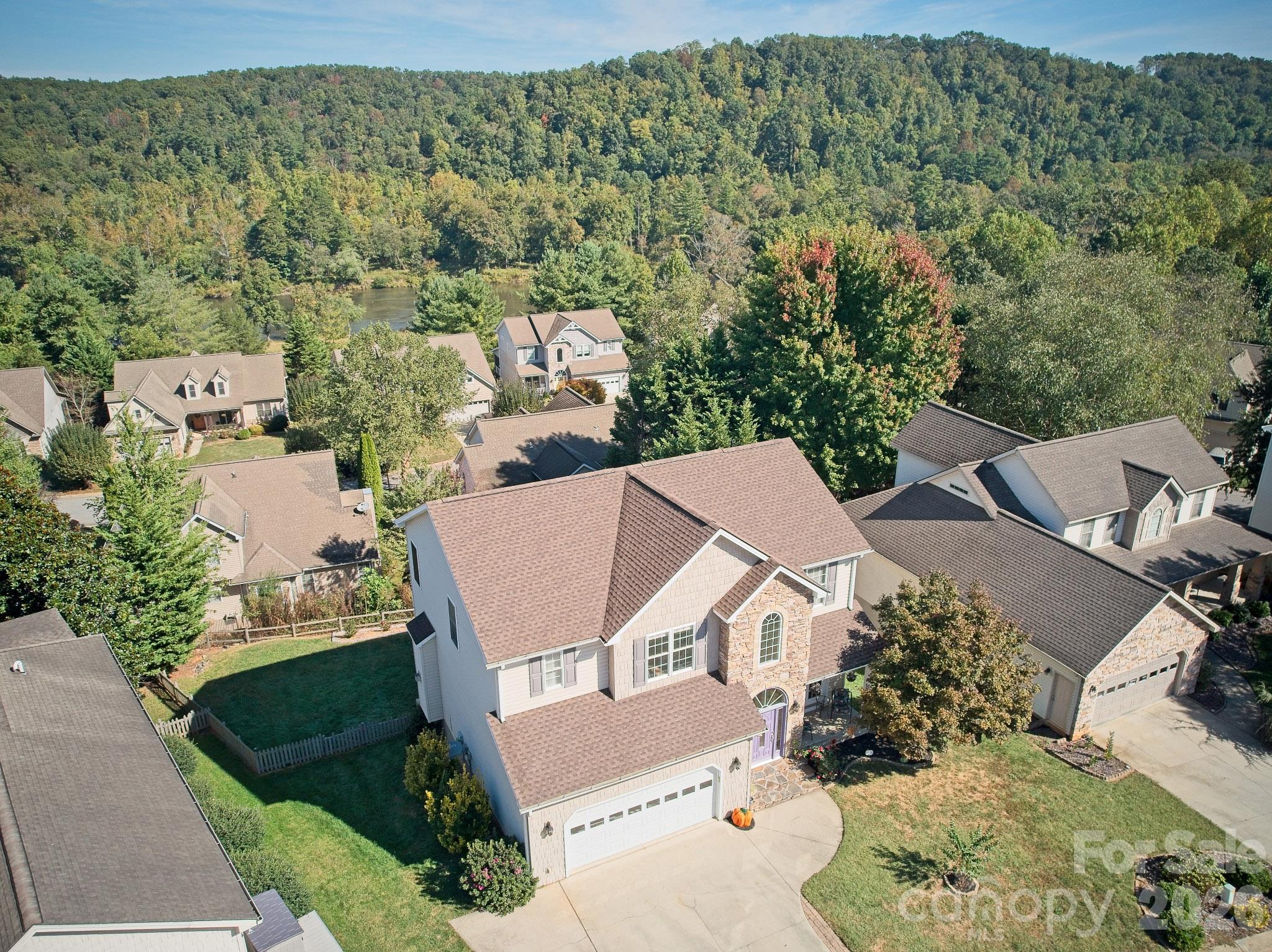 230 Rivercrest Boulevard Property Photo 4