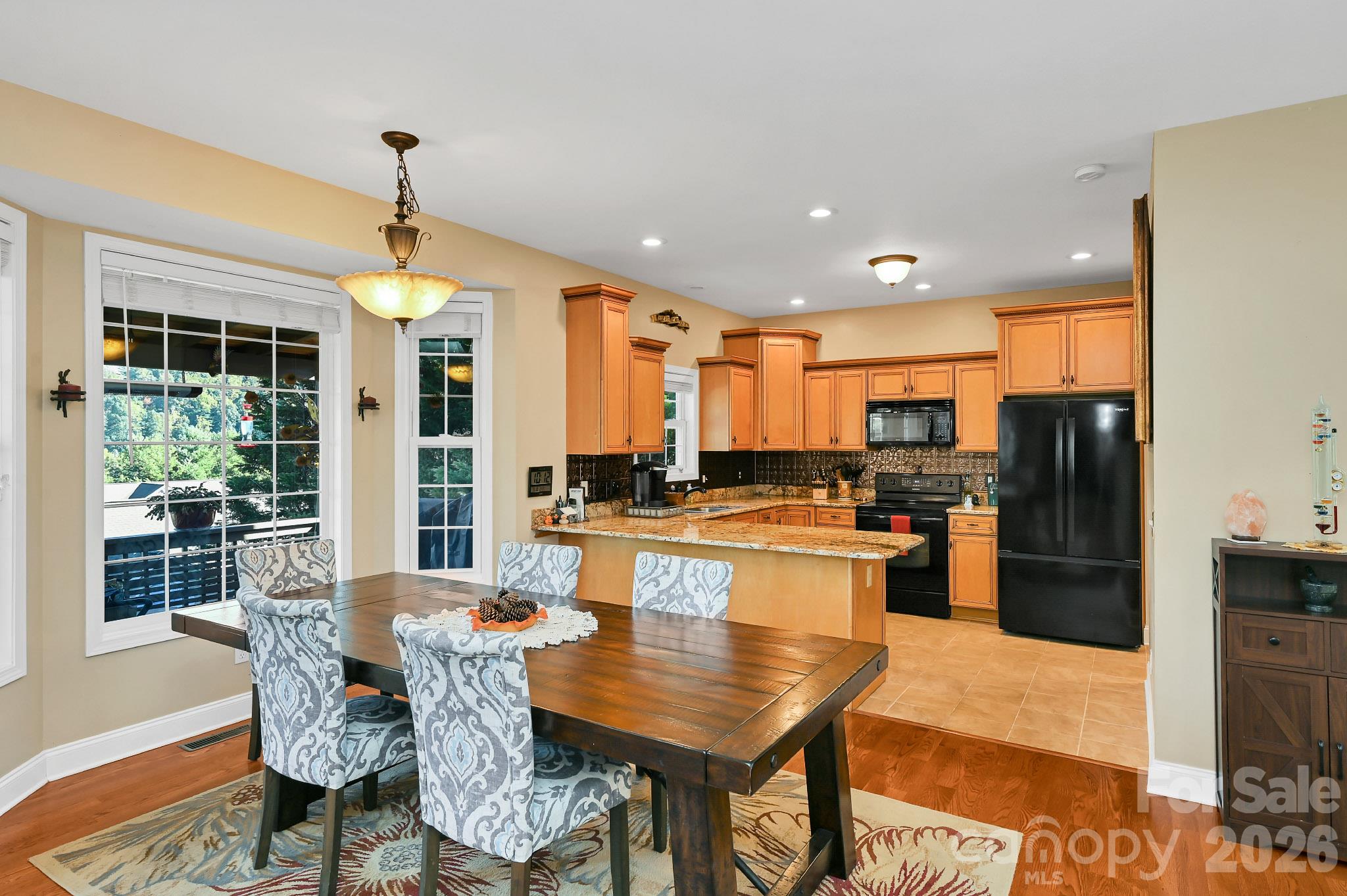 230 Rivercrest Boulevard Property Photo 5