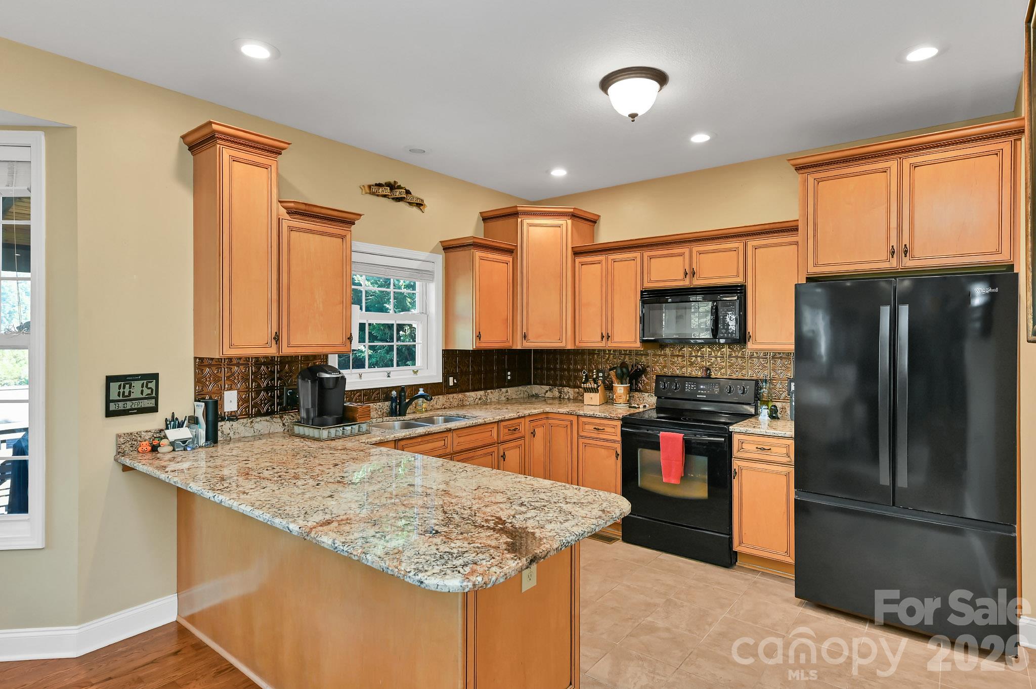 230 Rivercrest Boulevard Property Photo 6