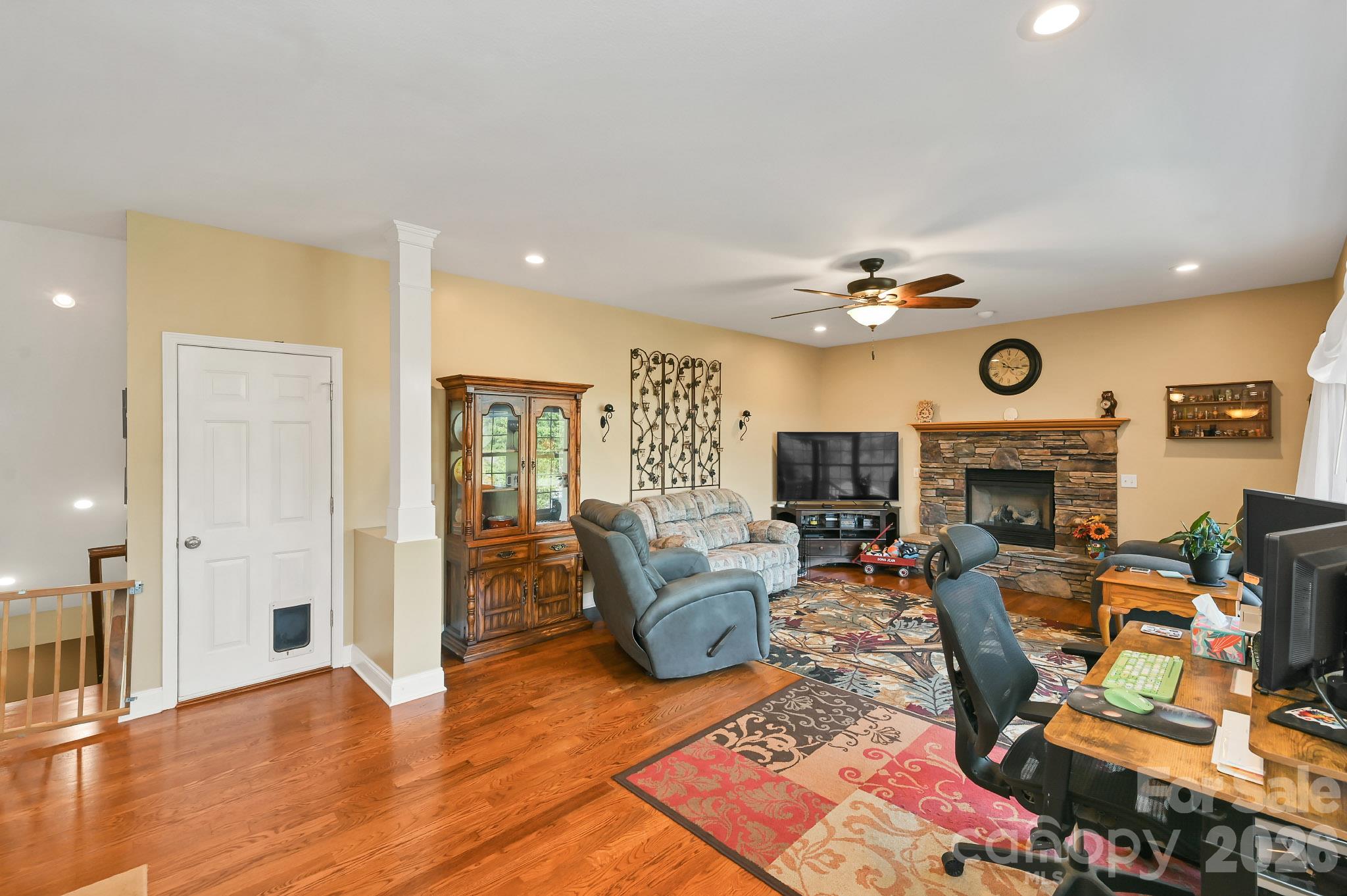 230 Rivercrest Boulevard Property Photo 9