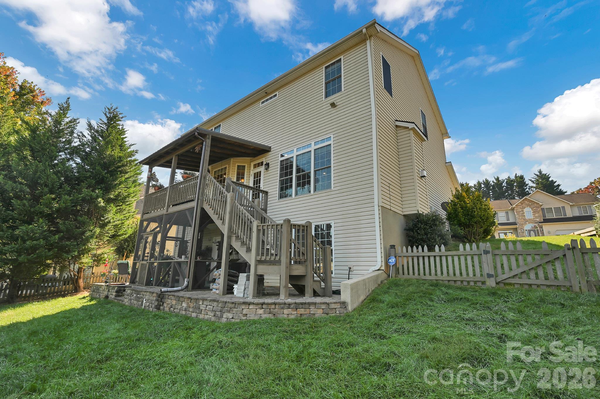 230 Rivercrest Boulevard Property Photo 26