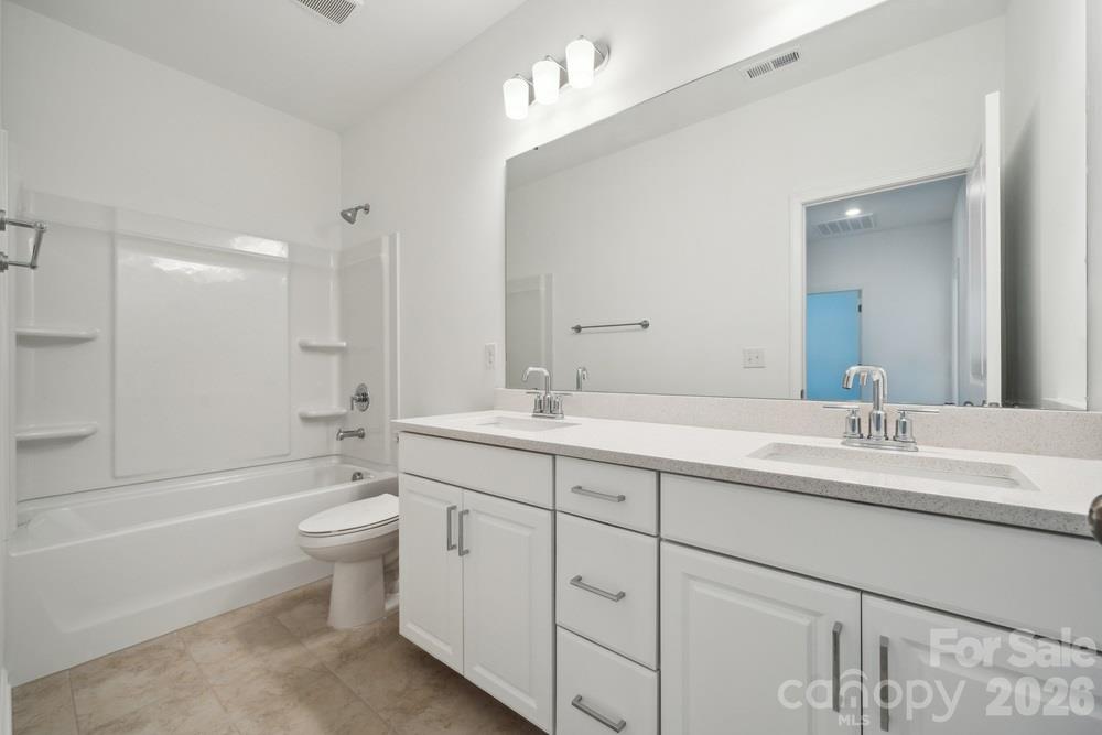 18222 Torchbearer Lane Property Photo 12