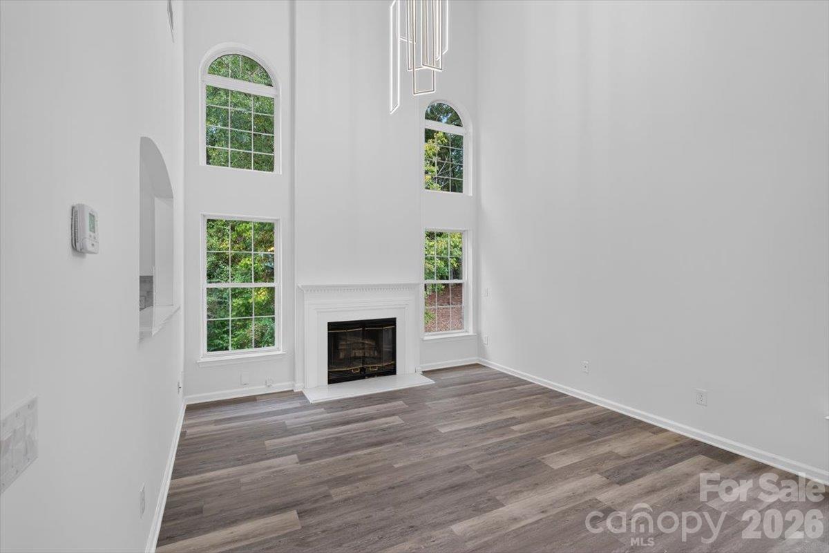 2536 Thornfield Road Property Photo 9