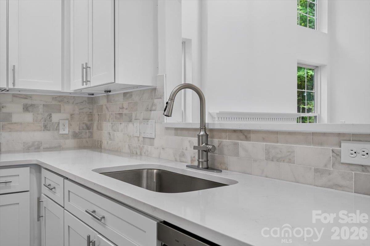 2536 Thornfield Road Property Photo 18
