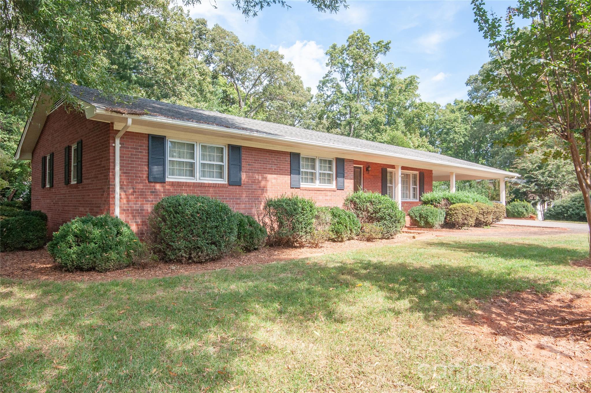 2607 Montgomery Drive Property Photo 1