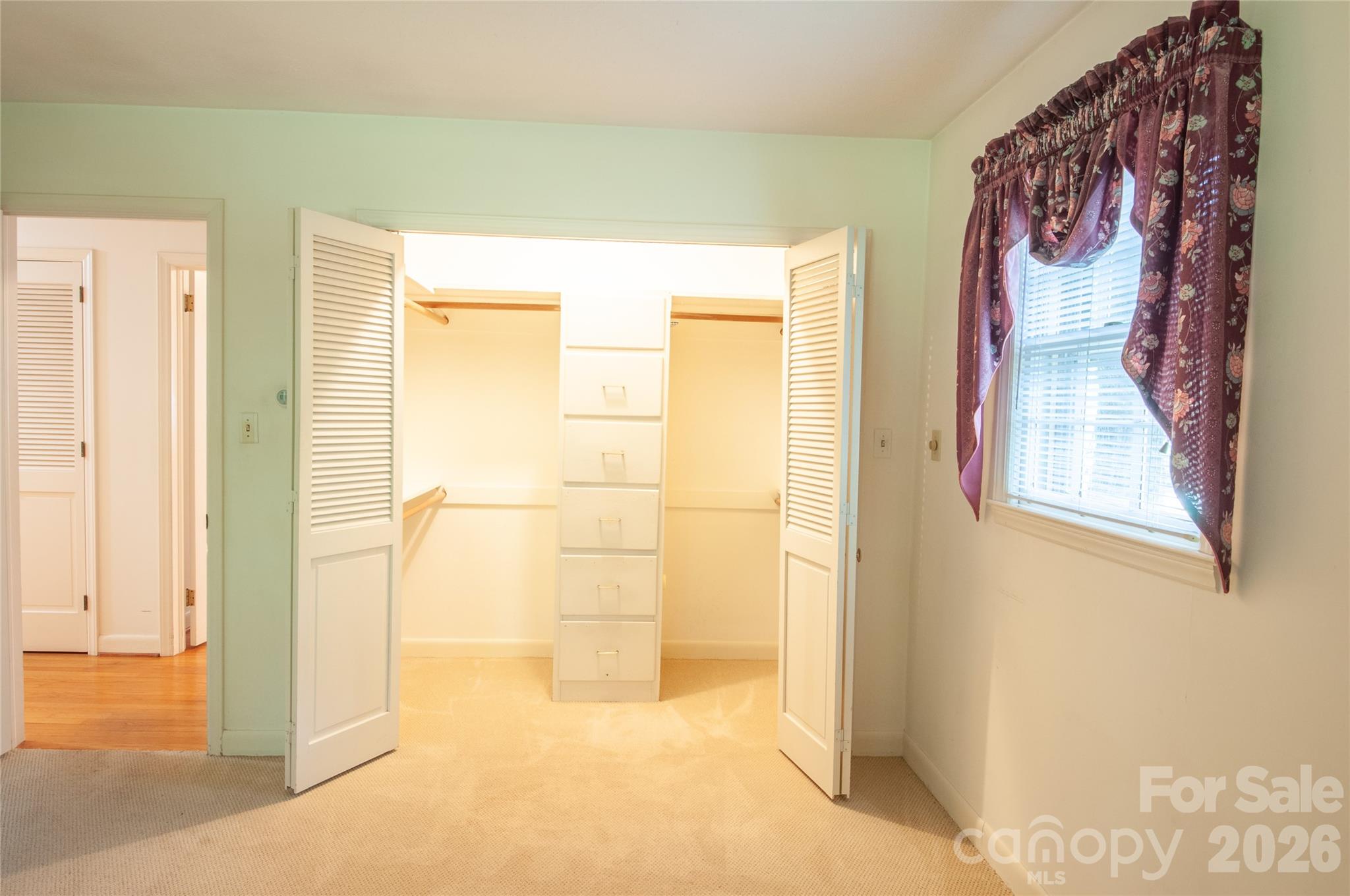 2607 Montgomery Drive Property Photo 9