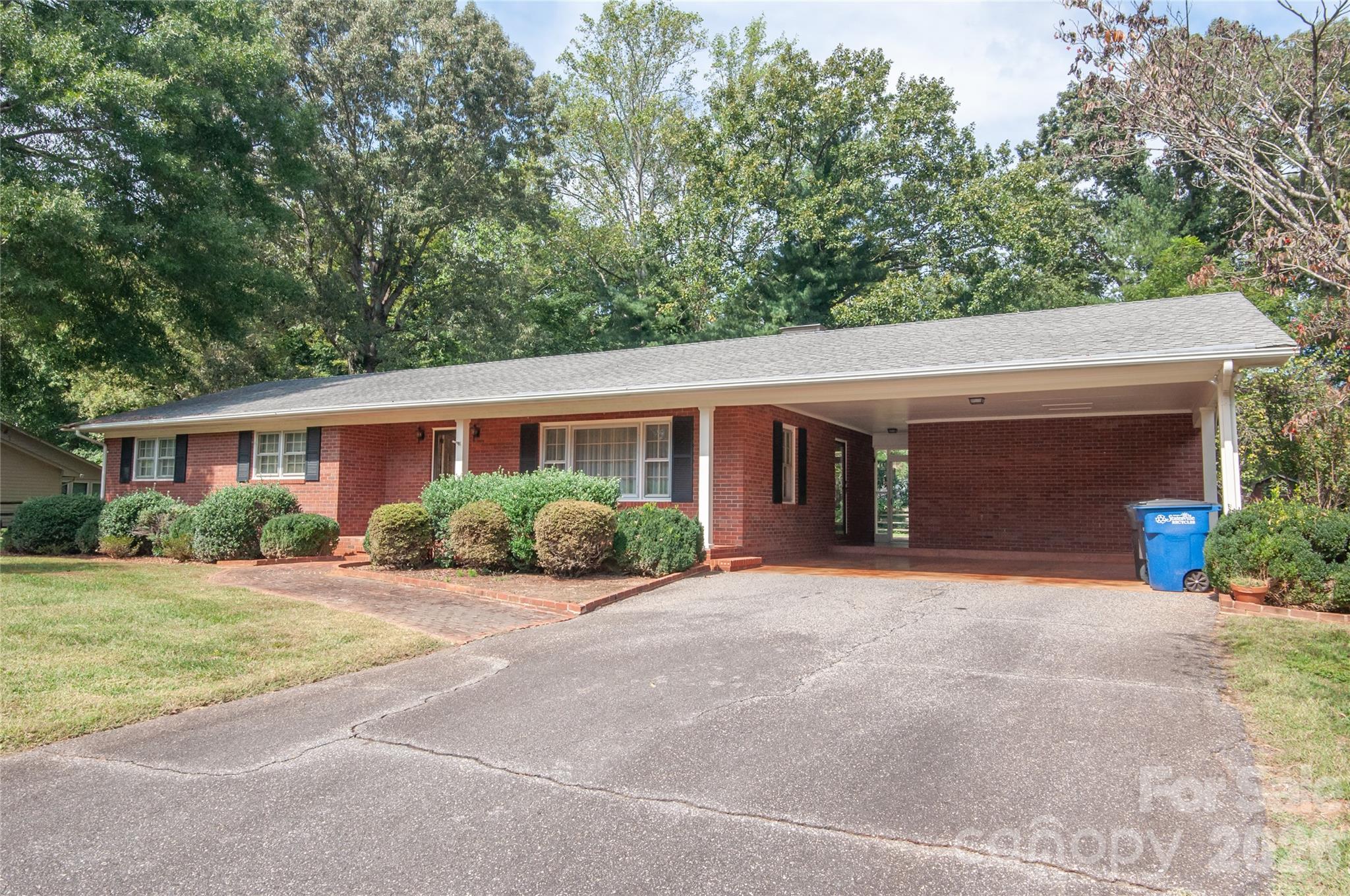 2607 Montgomery Drive Property Photo 23