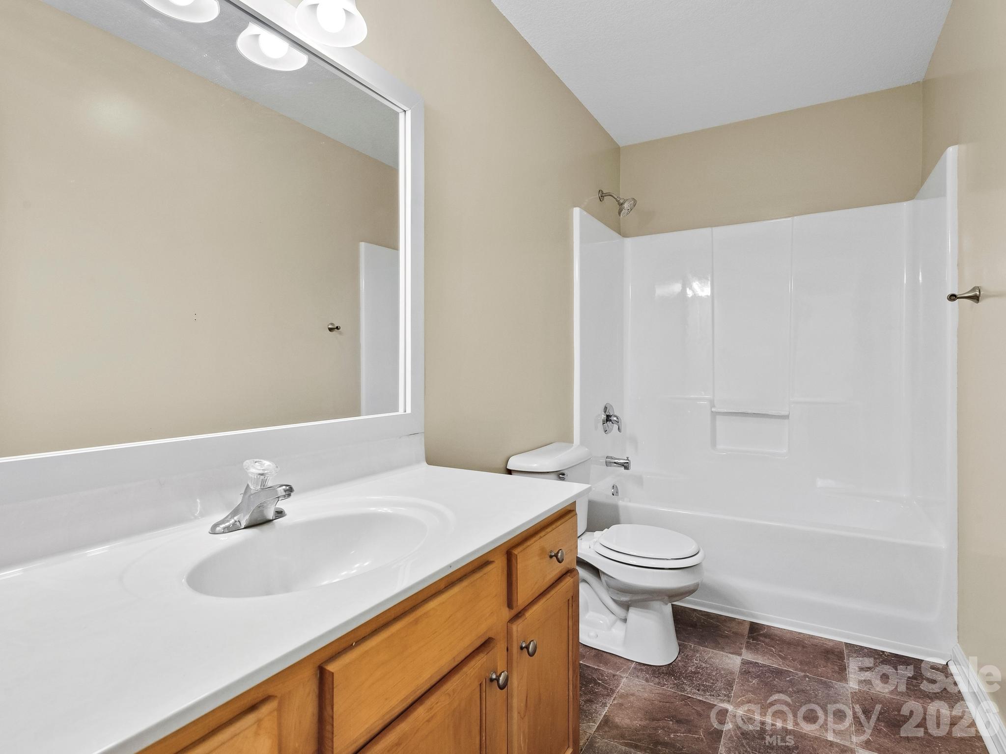 81 Crayton Road Property Photo 31