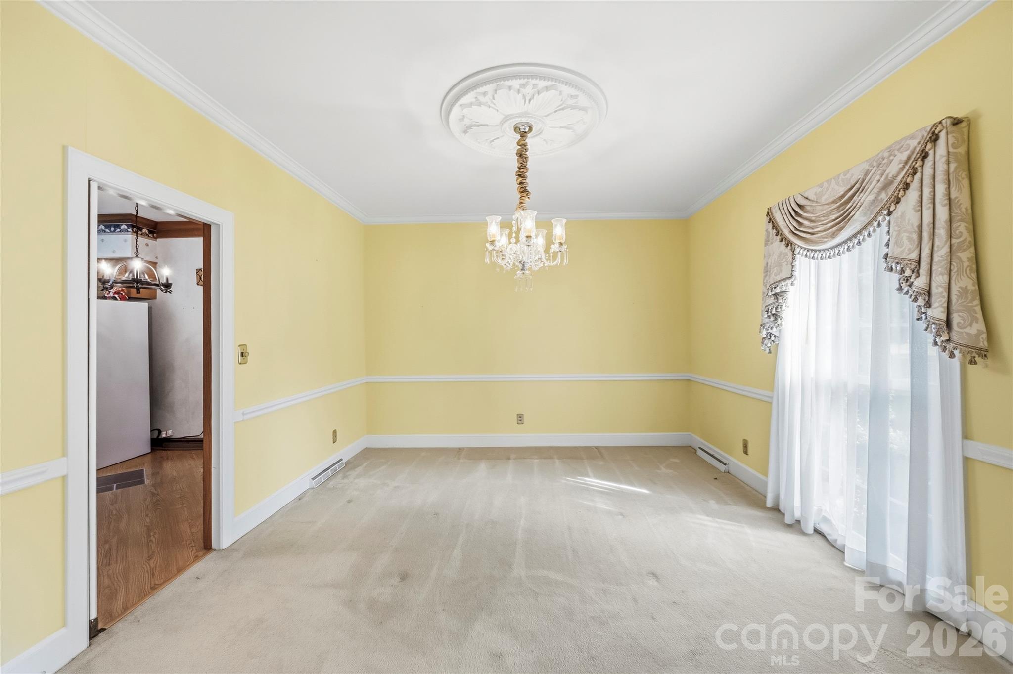 525 East Street Property Photo 4