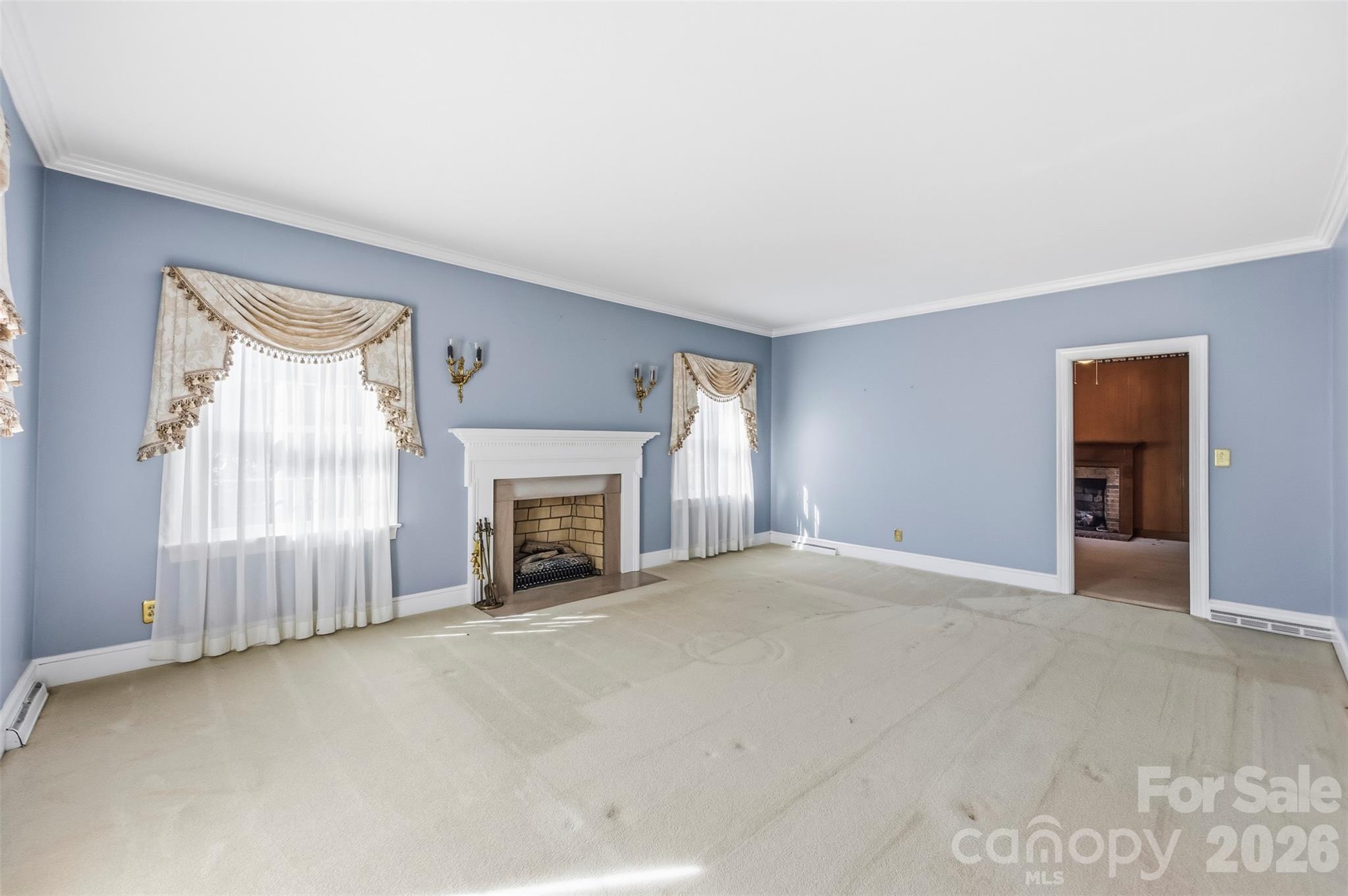 525 East Street Property Photo 6