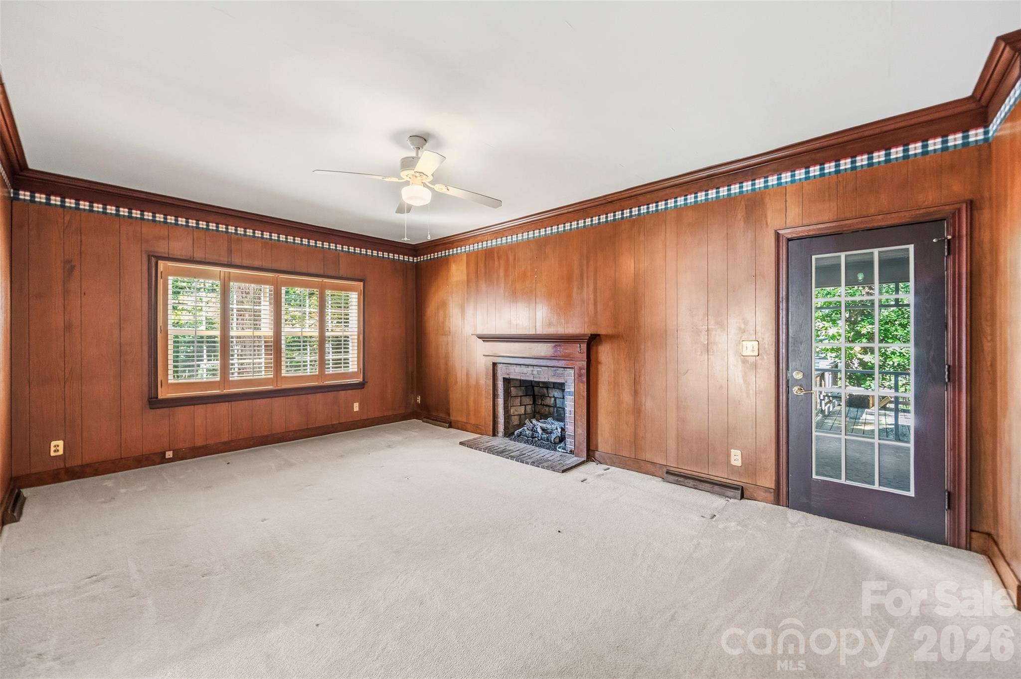 525 East Street Property Photo 8