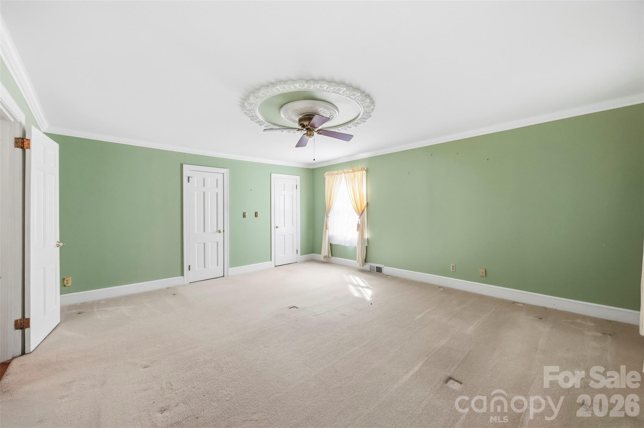 525 East Street Property Photo 16