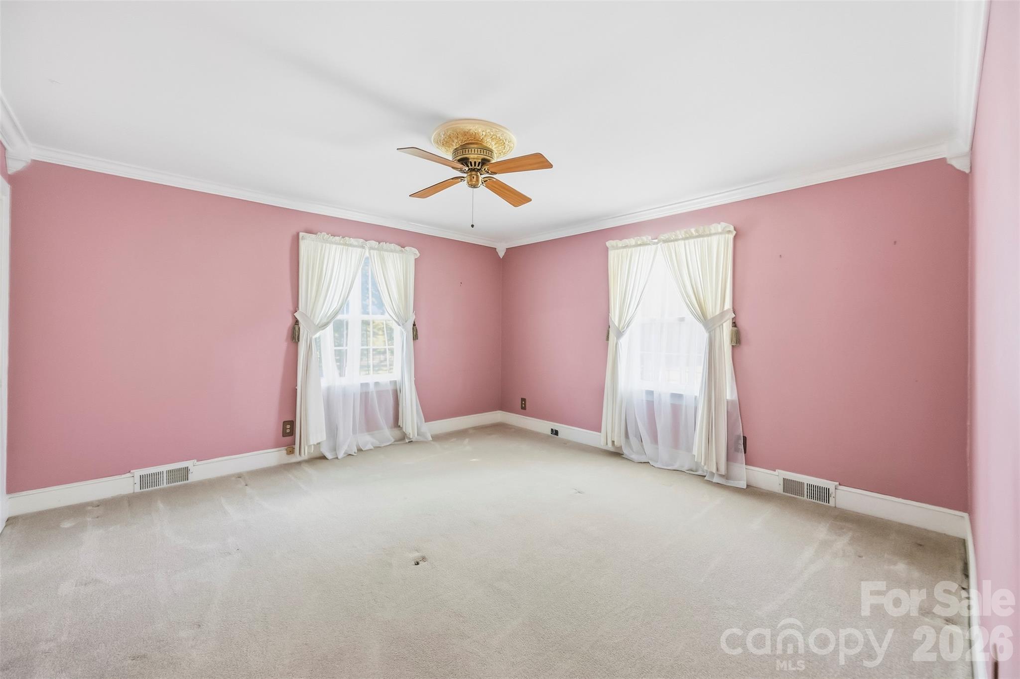 525 East Street Property Photo 23