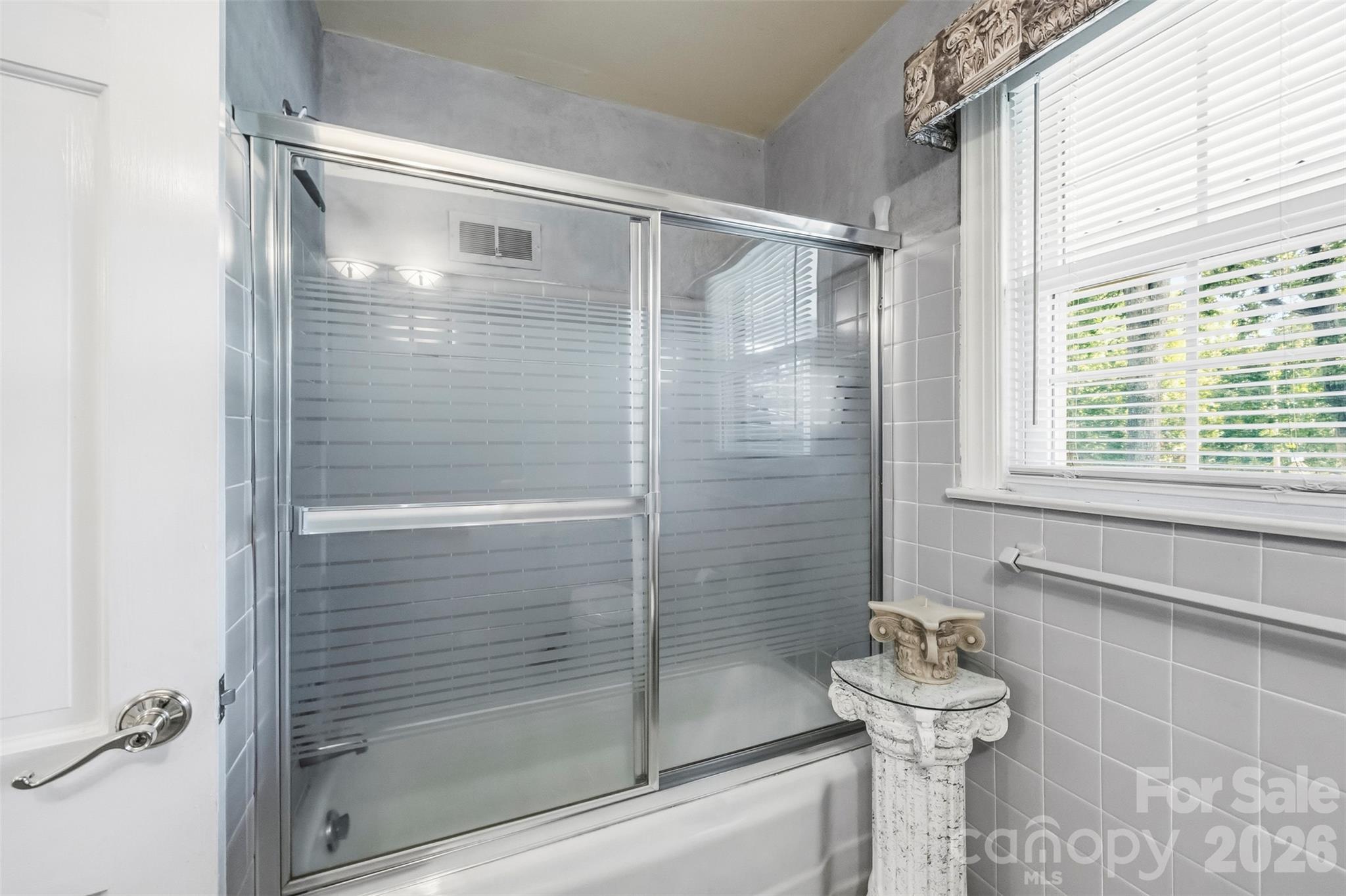 525 East Street Property Photo 27