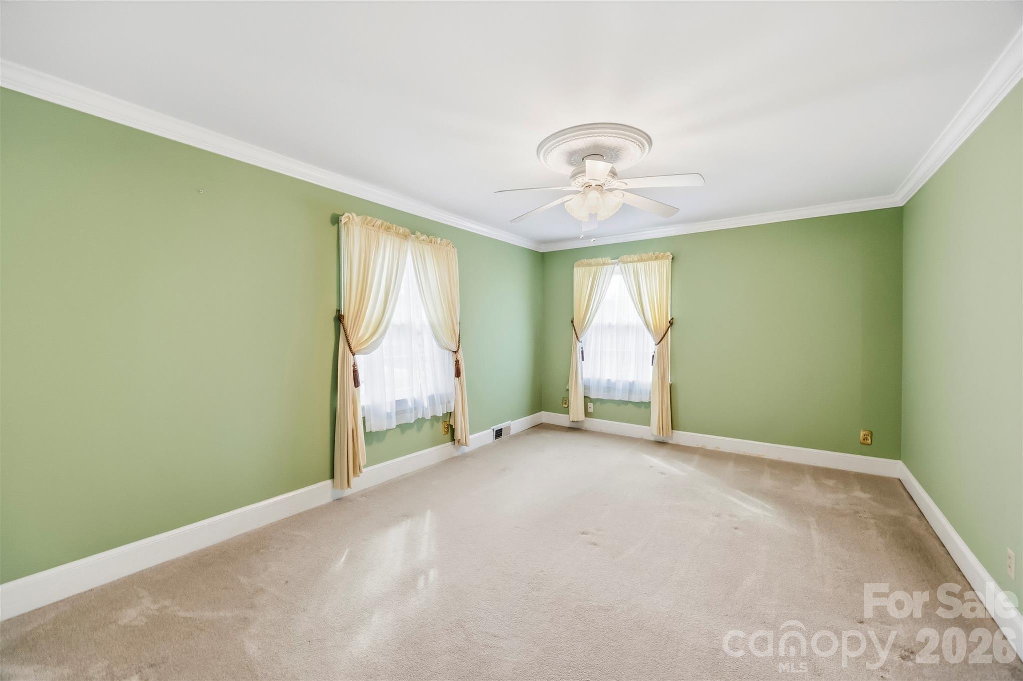 525 East Street Property Photo 28