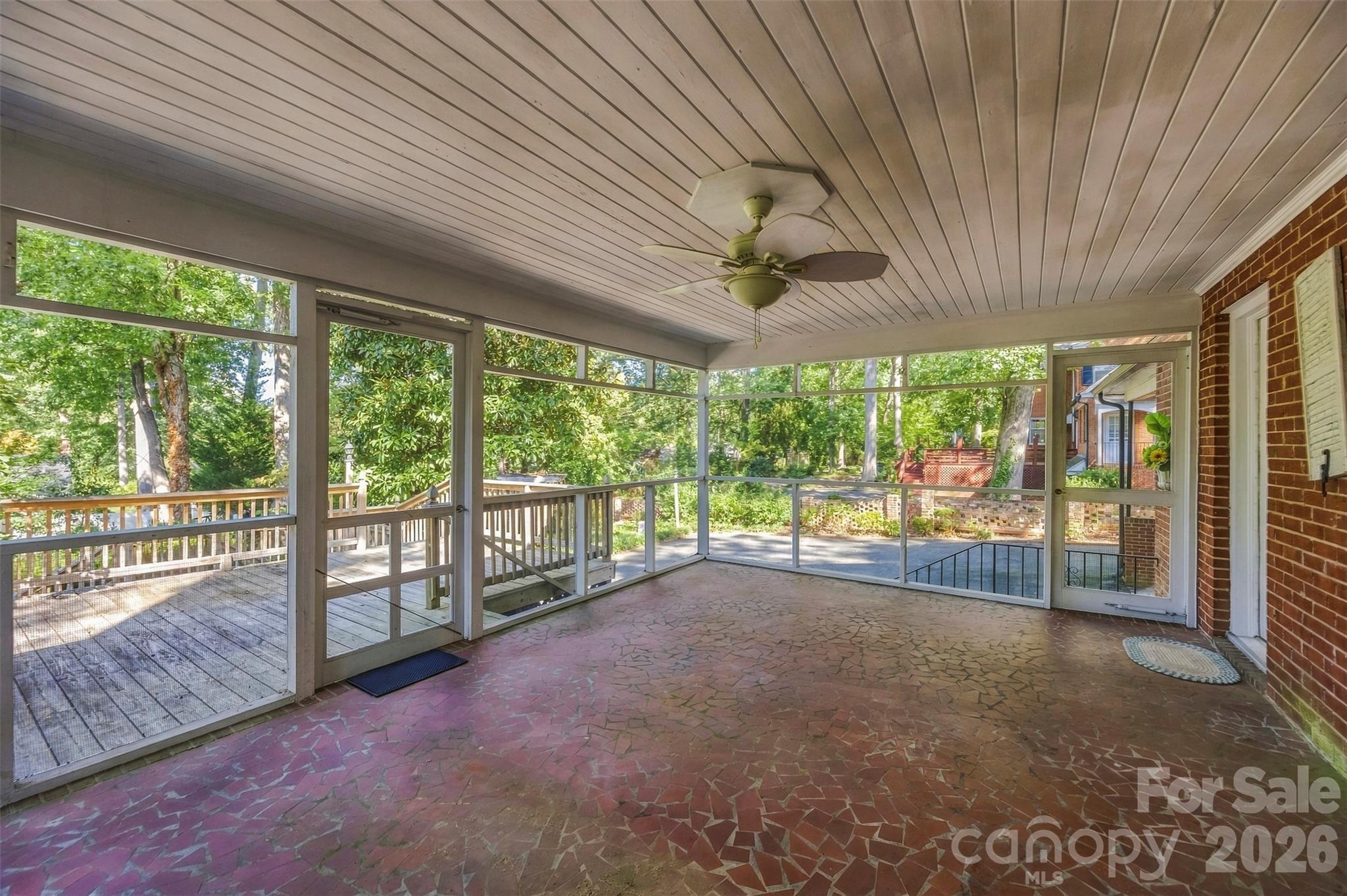 525 East Street Property Photo 34