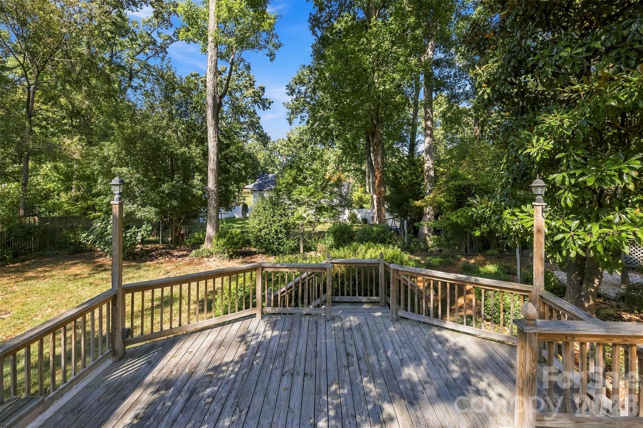 525 East Street Property Photo 36