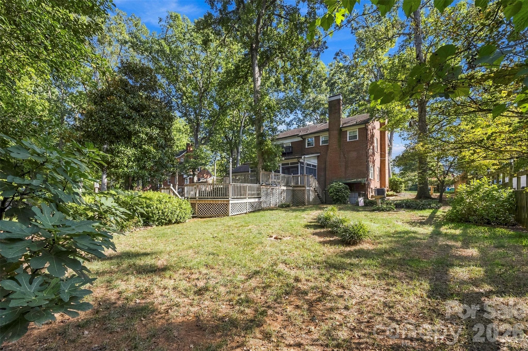 525 East Street Property Photo 38
