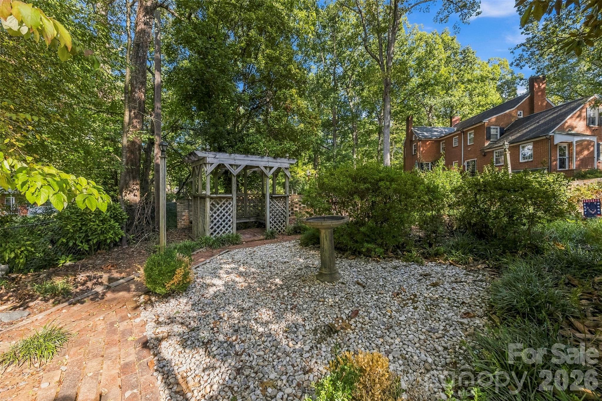 525 East Street Property Photo 39