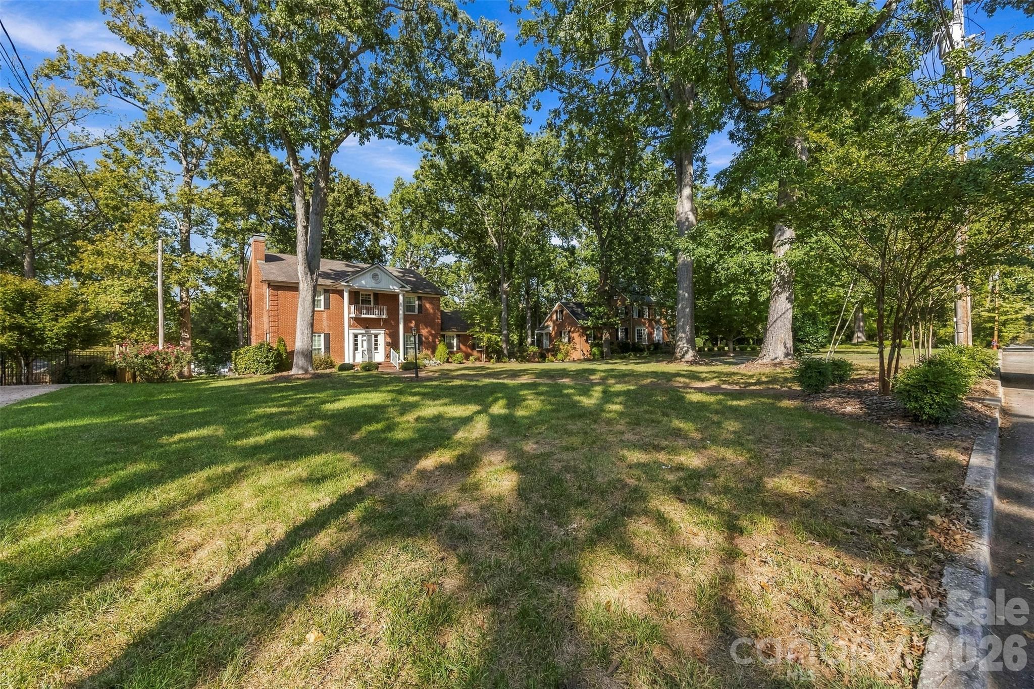 525 East Street Property Photo 45
