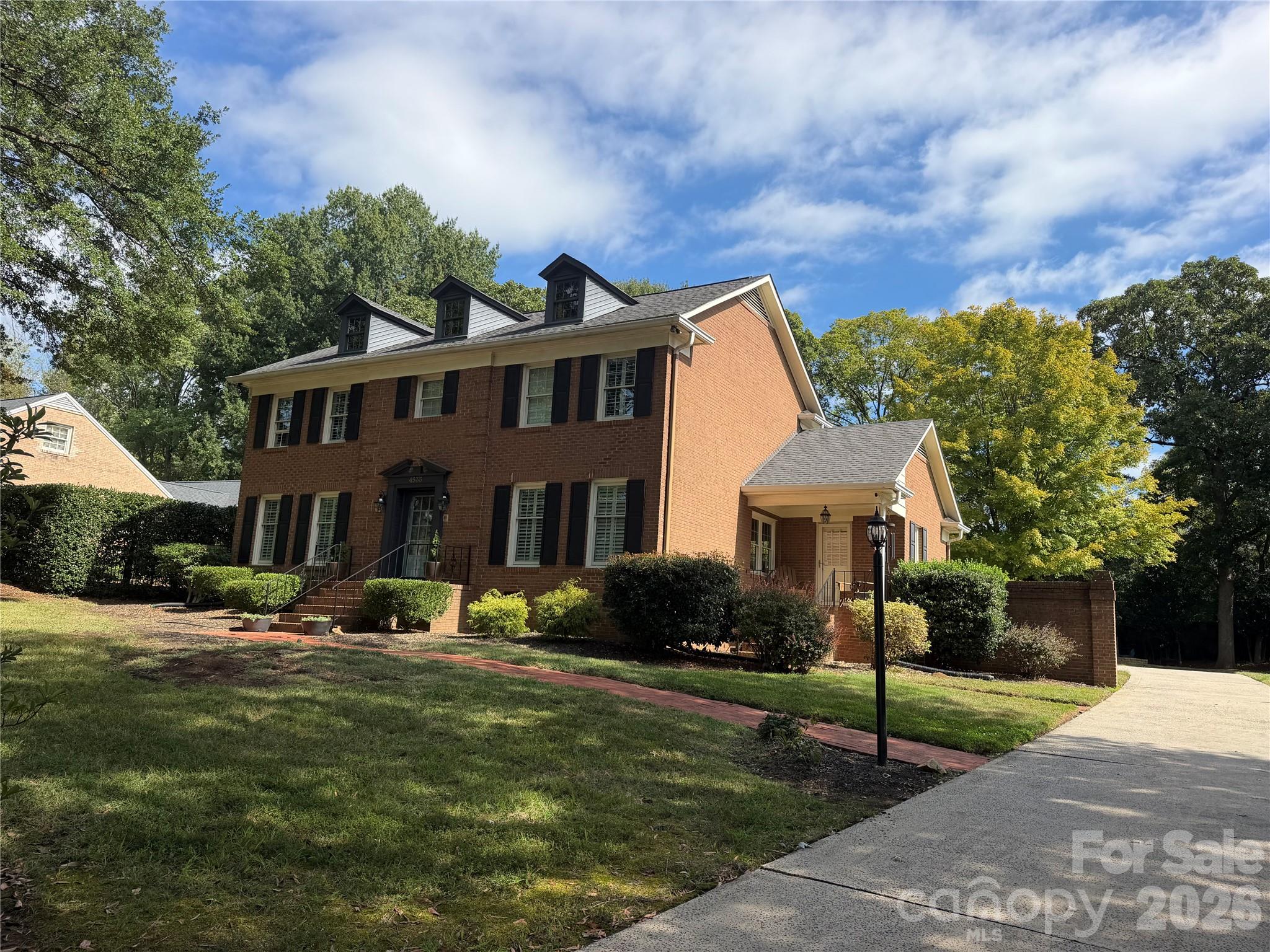 4533 Arborway Way Property Photo 2