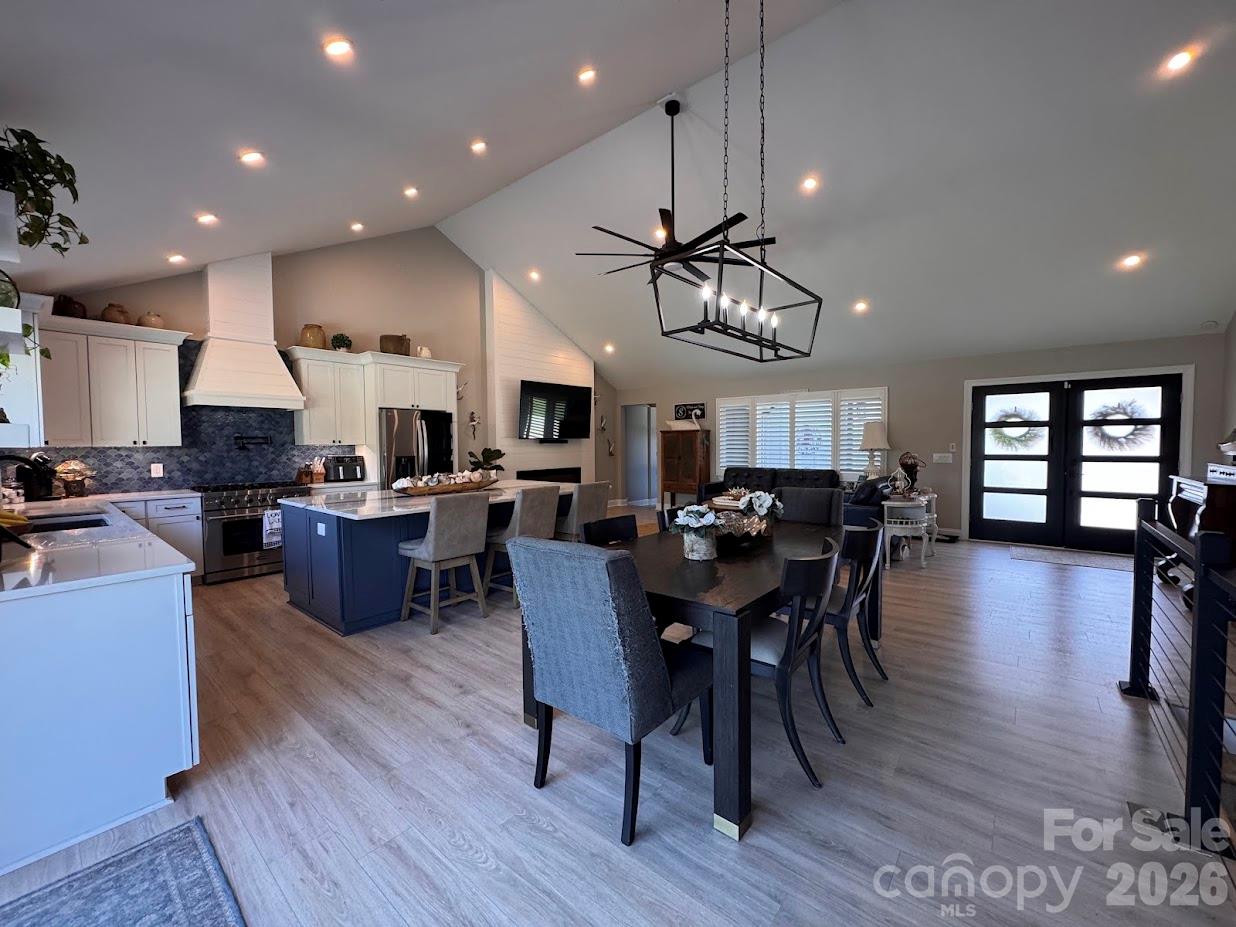 15800 Henry Lane Property Photo 4