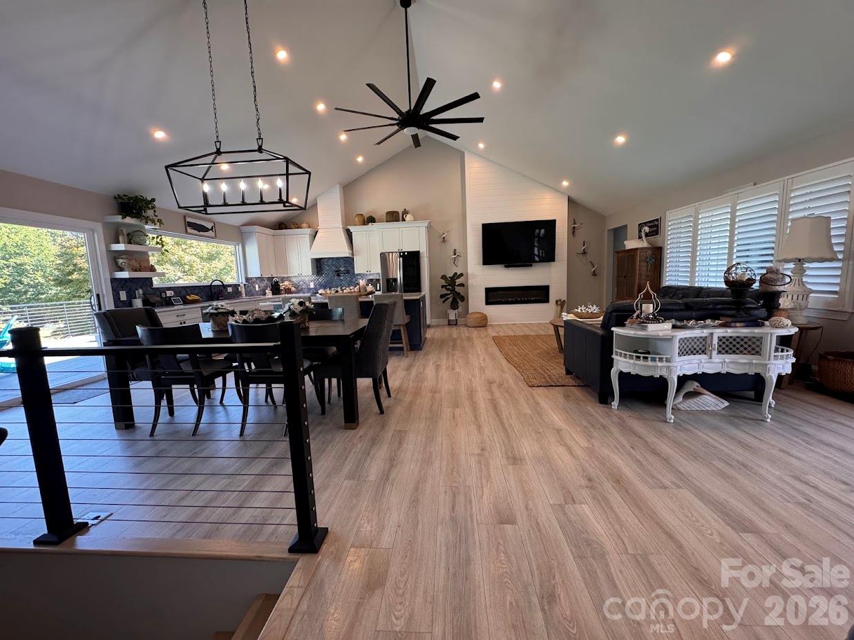 15800 Henry Lane Property Photo 7