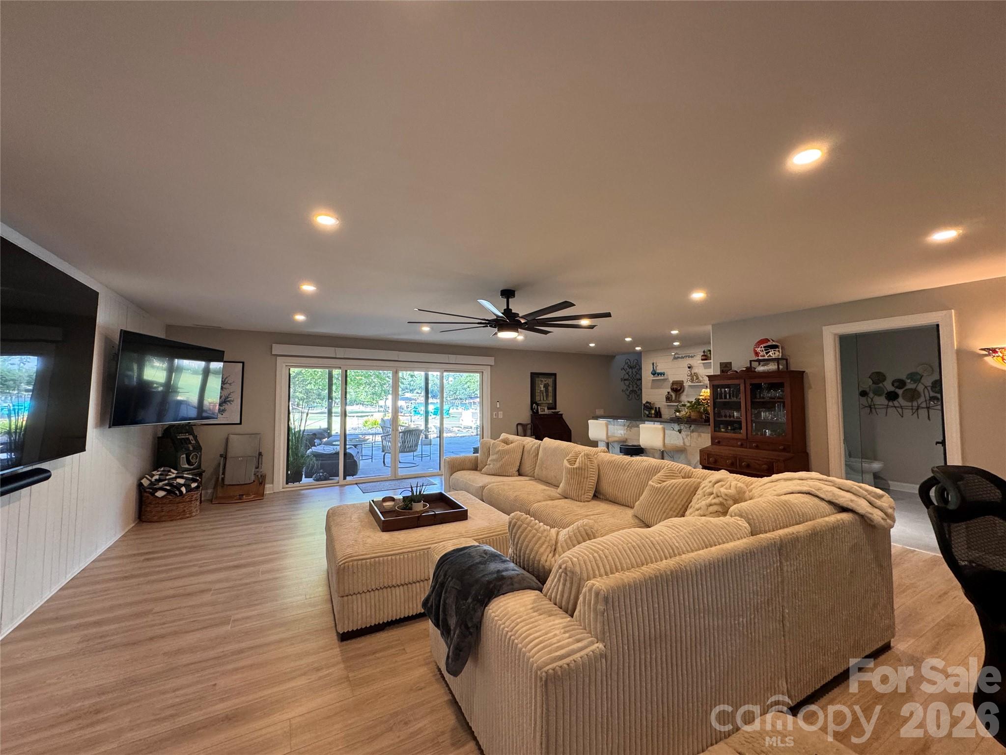 15800 Henry Lane Property Photo 20