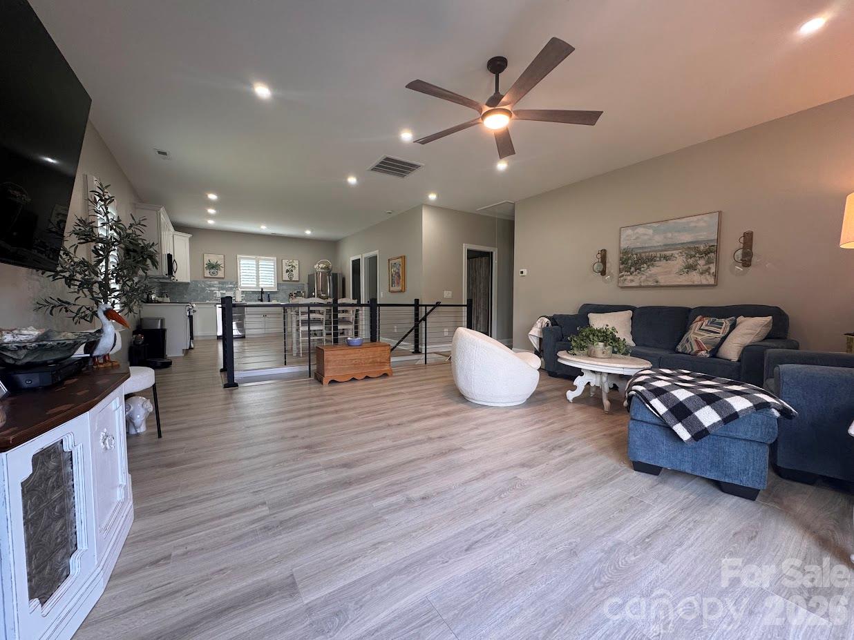 15800 Henry Lane Property Photo 27