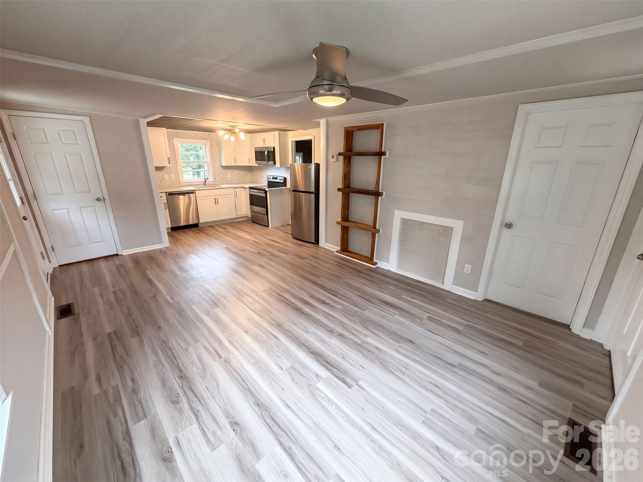 103 Southside Circle Property Photo 6