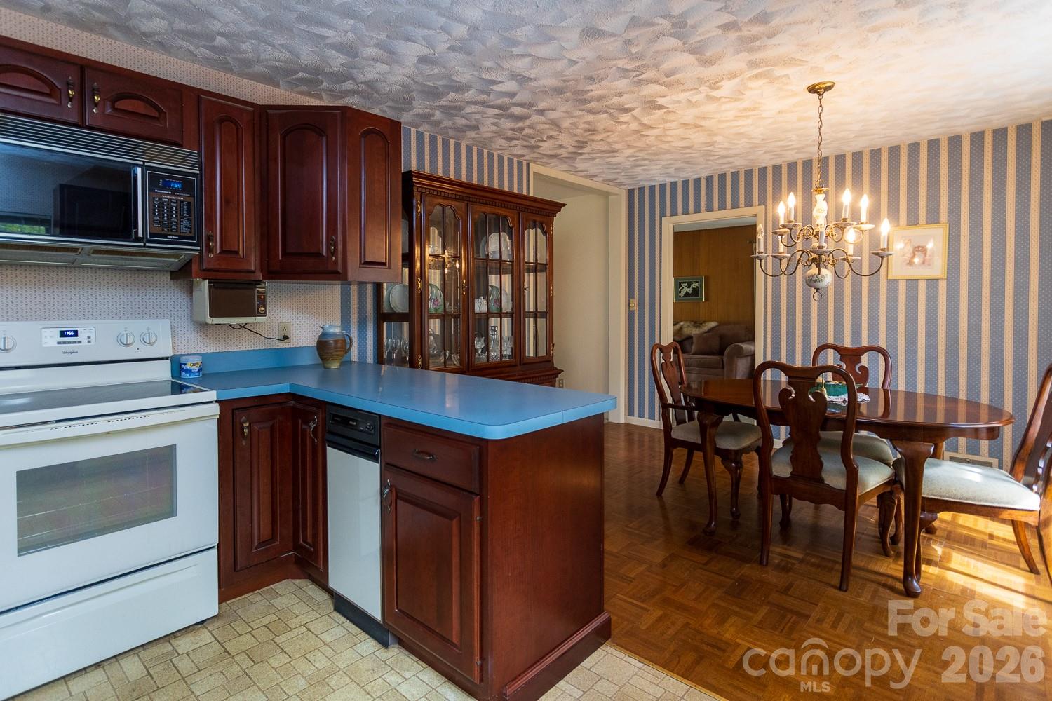 8 Governors Court Property Photo 8
