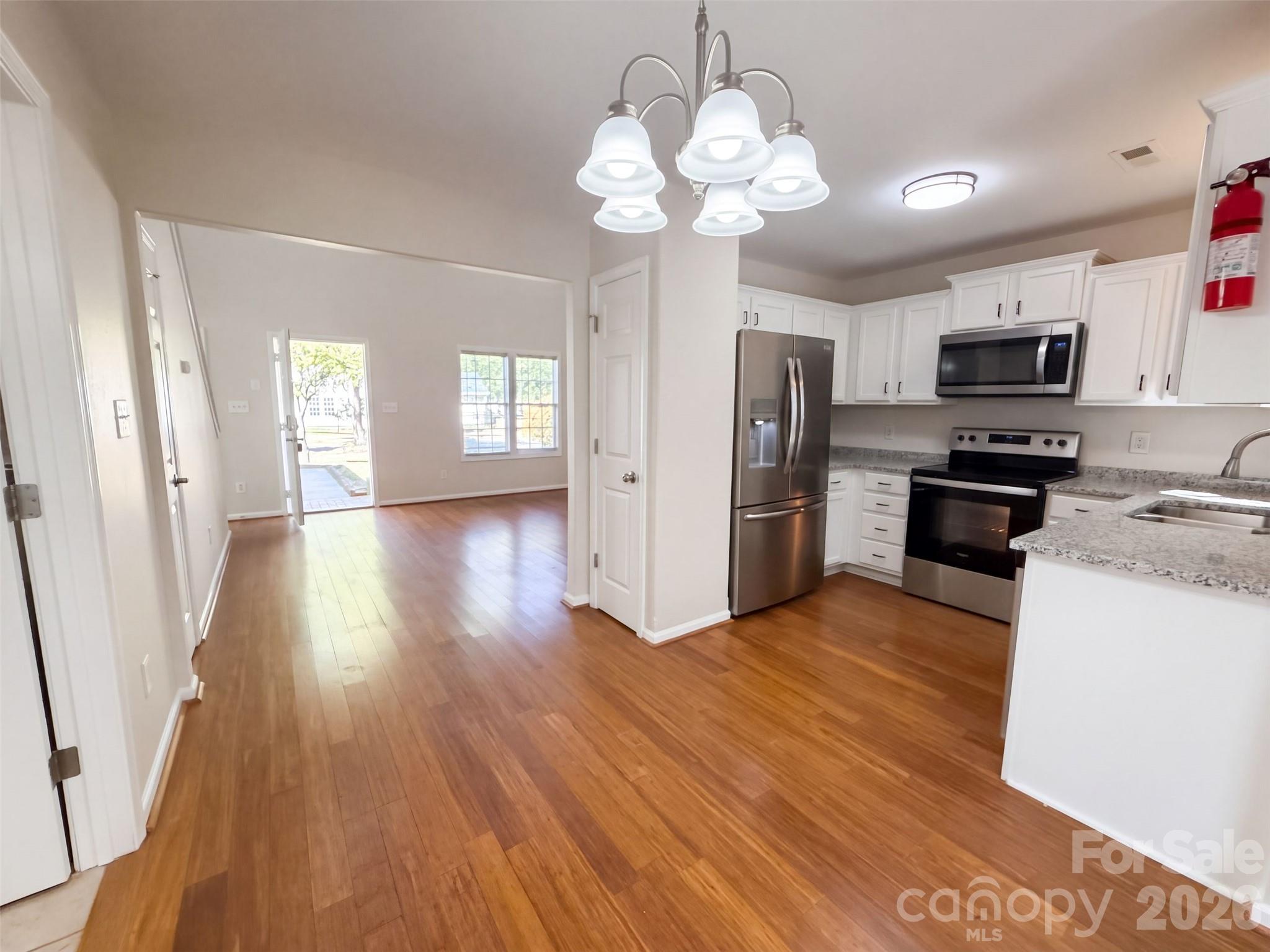 10526 Glory Meadow Court Property Photo 7