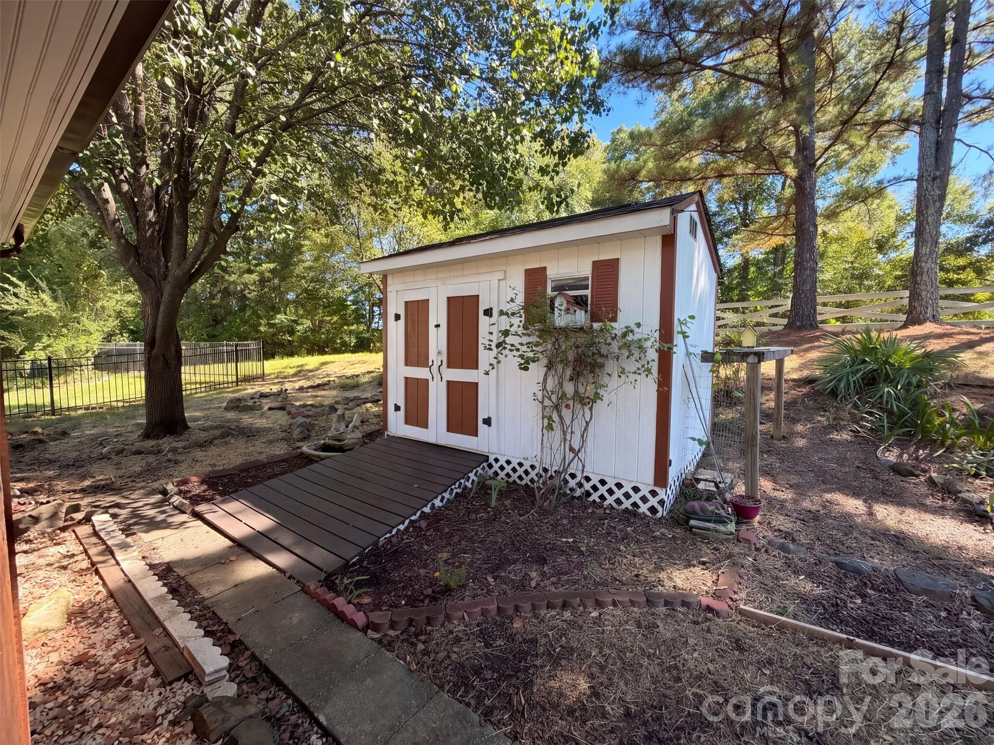 10526 Glory Meadow Court Property Photo 19