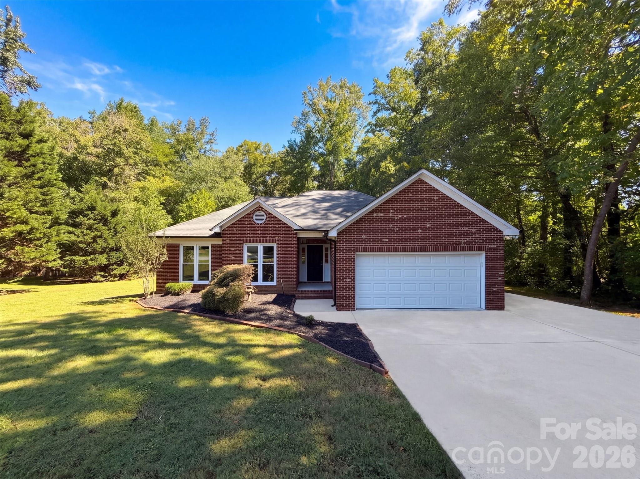 1104 Thoroughbred Place Property Photo 1