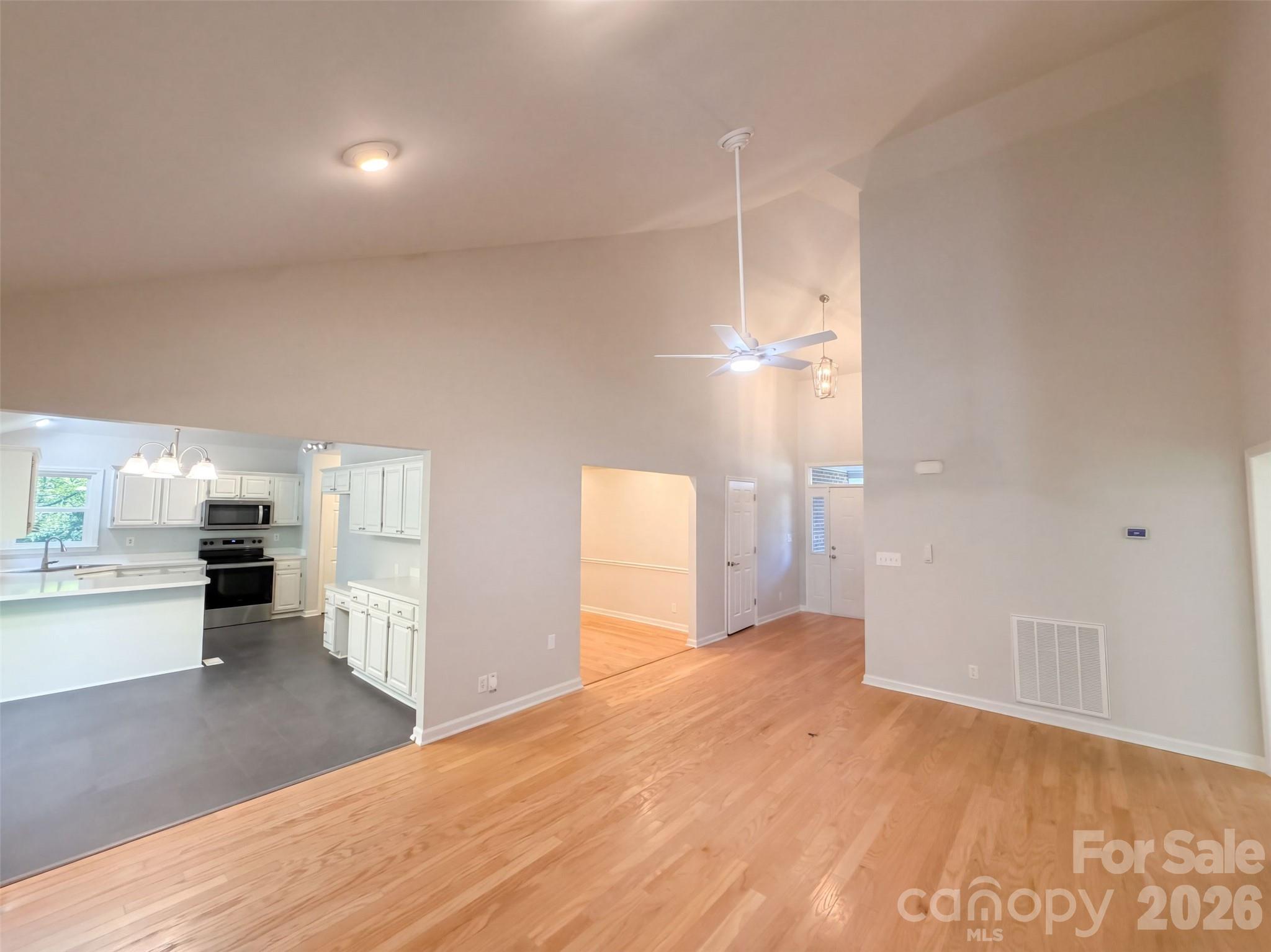 1104 Thoroughbred Place Property Photo 8