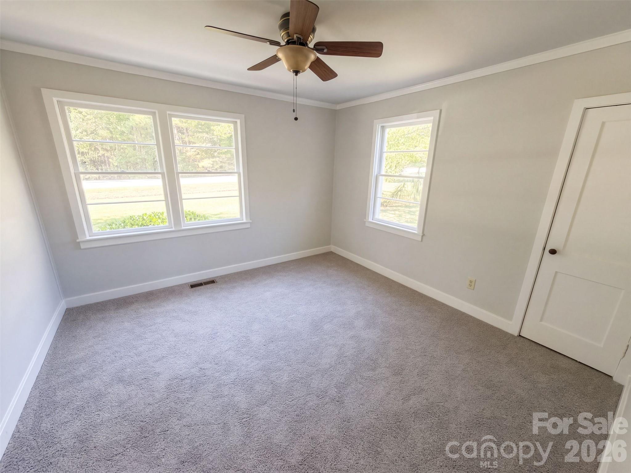 521 Grace Avenue Property Photo 4