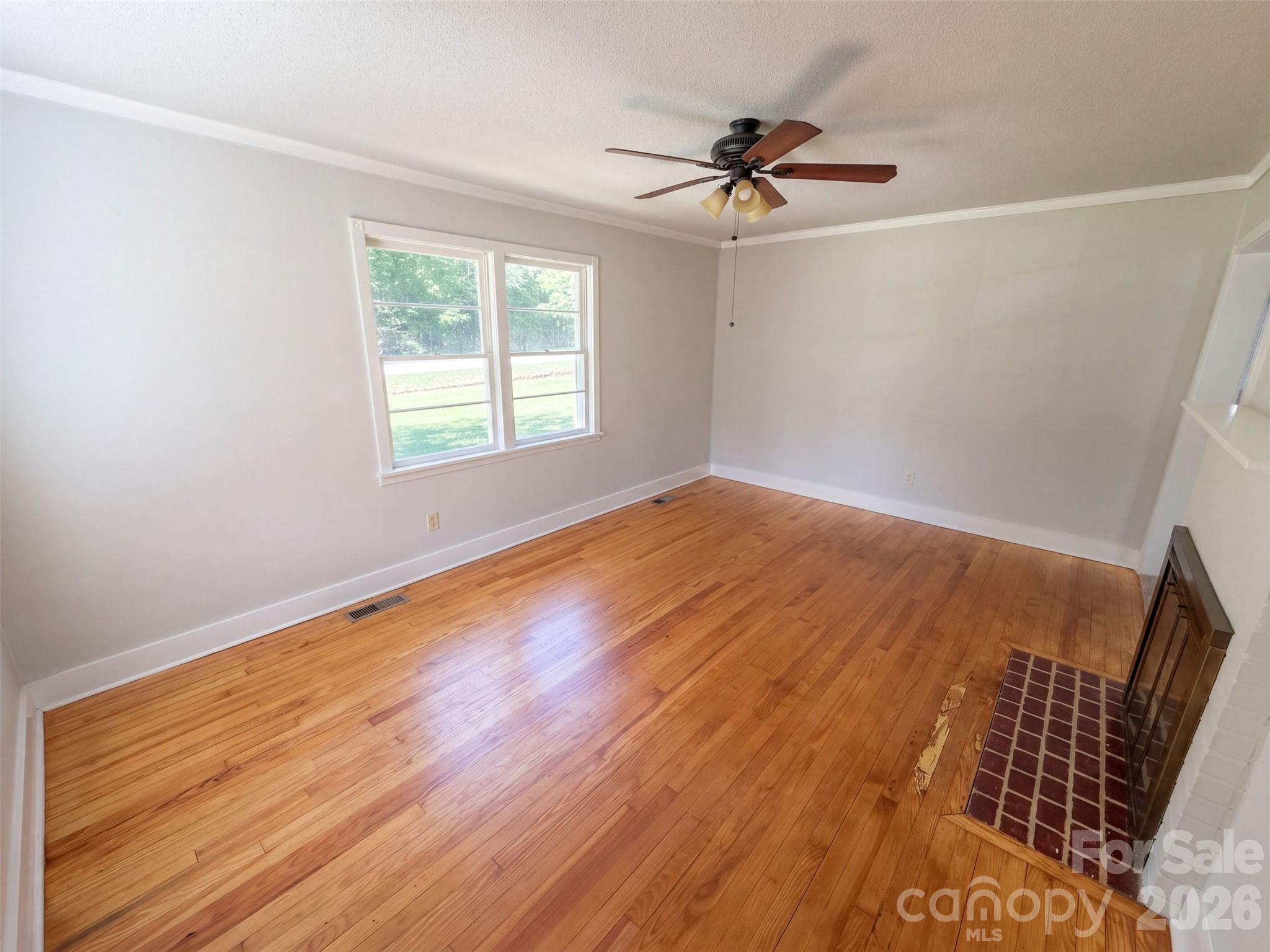 521 Grace Avenue Property Photo 7