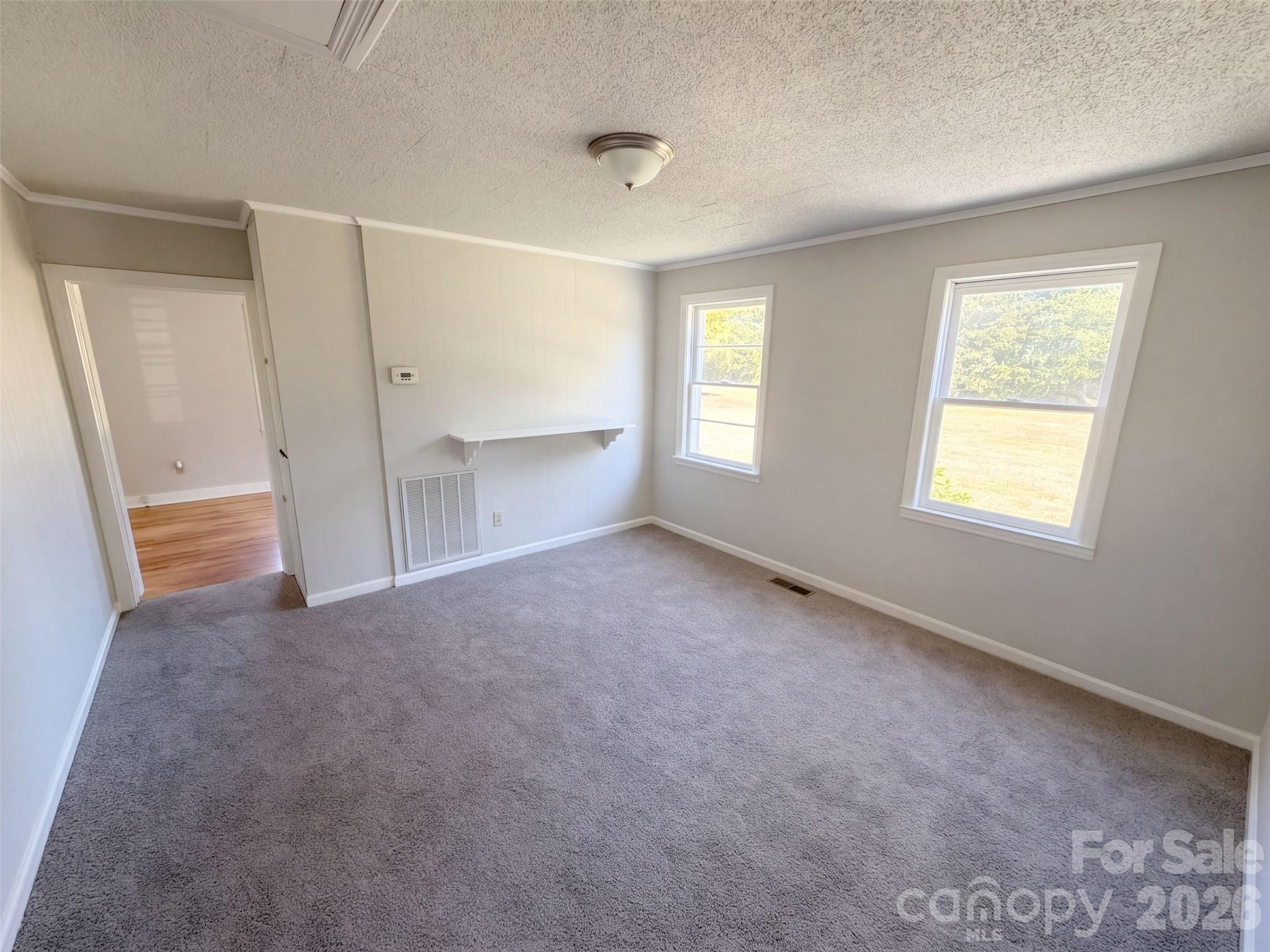 521 Grace Avenue Property Photo 8