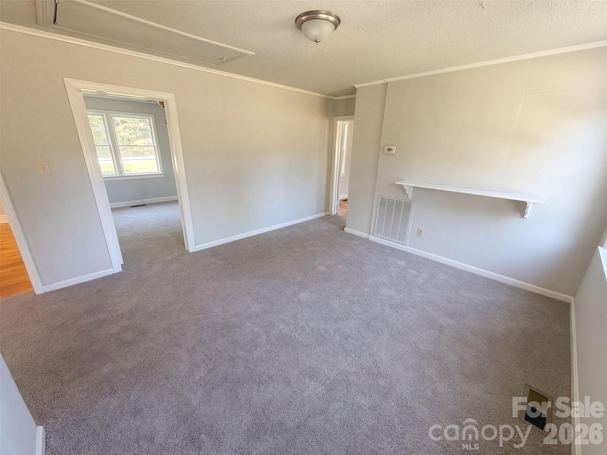 521 Grace Avenue Property Photo 9