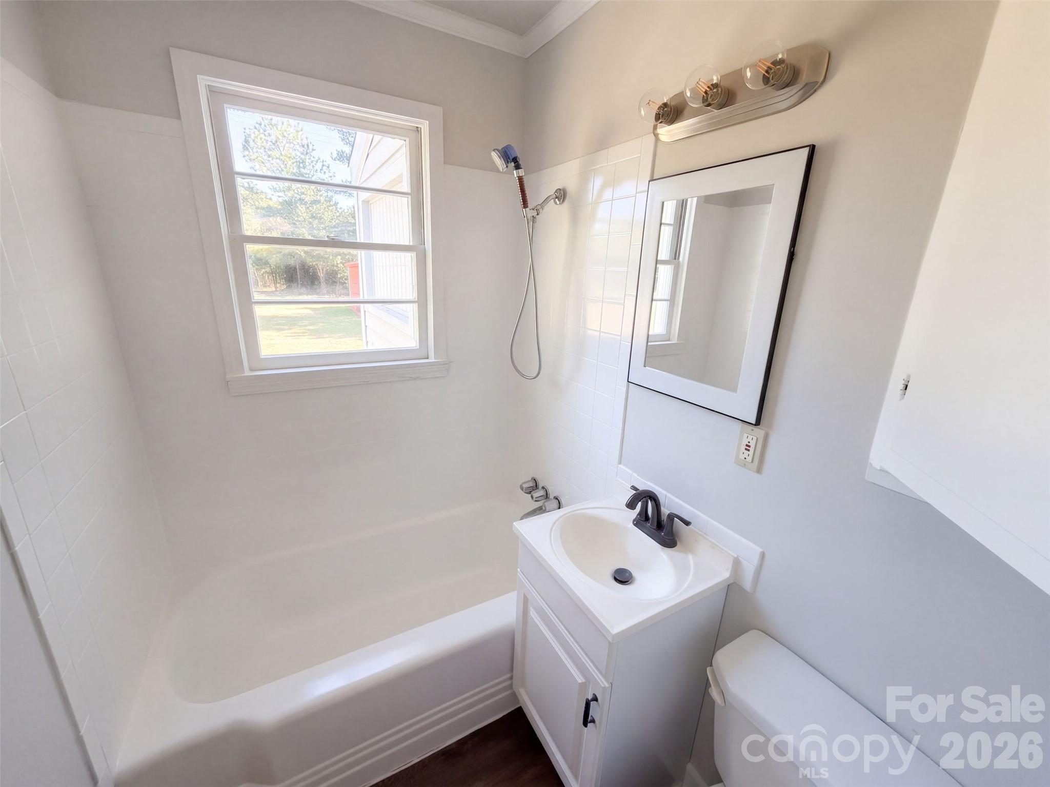 521 Grace Avenue Property Photo 11