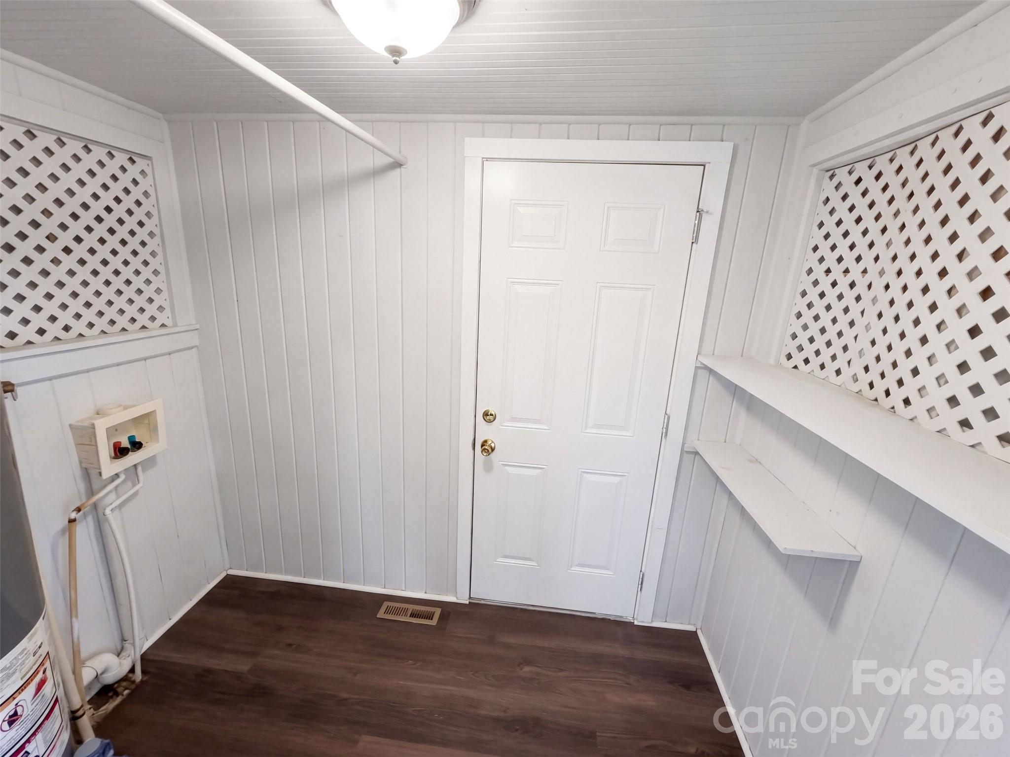 521 Grace Avenue Property Photo 12