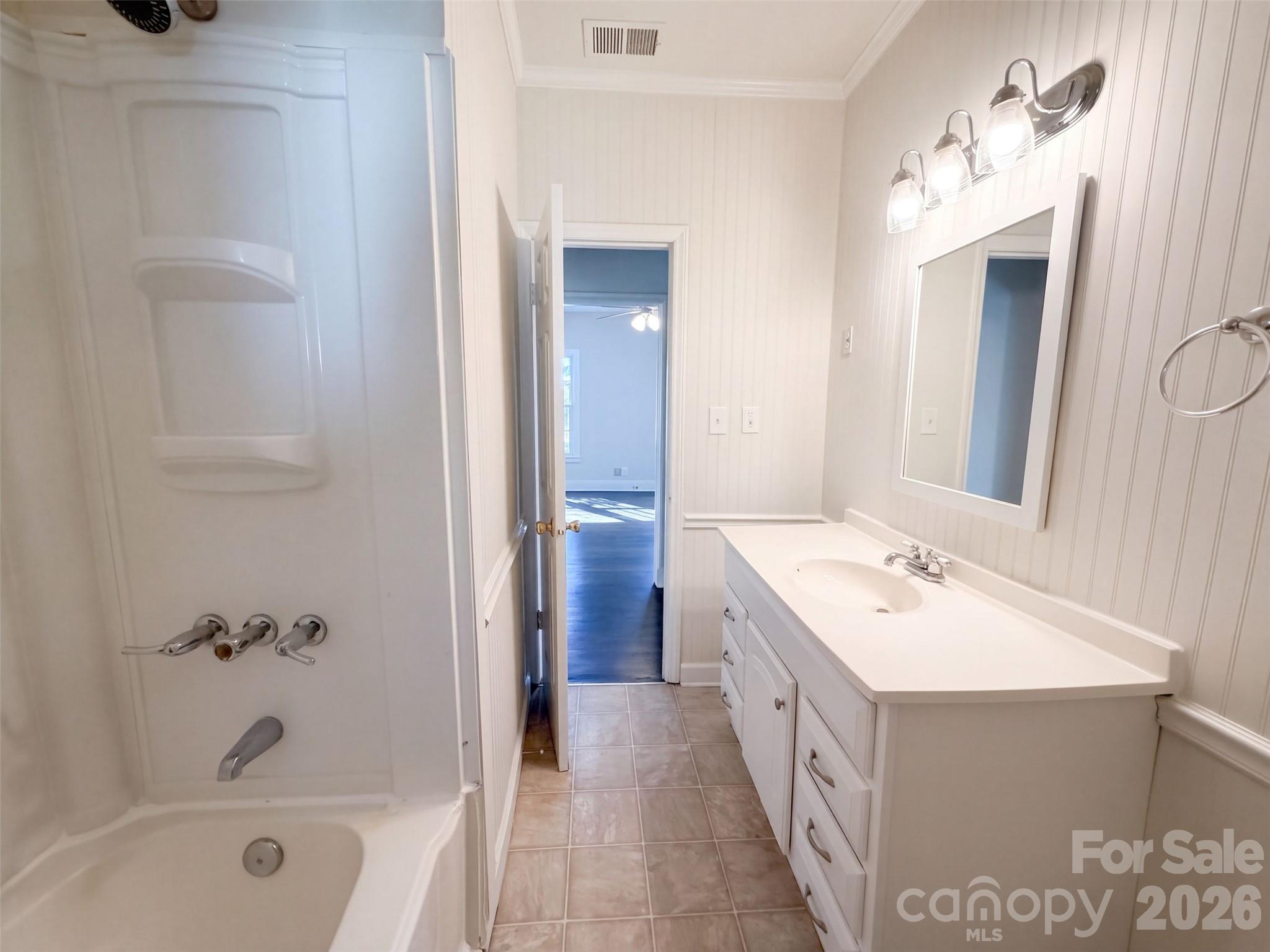 208 Pressly Street Property Photo 8