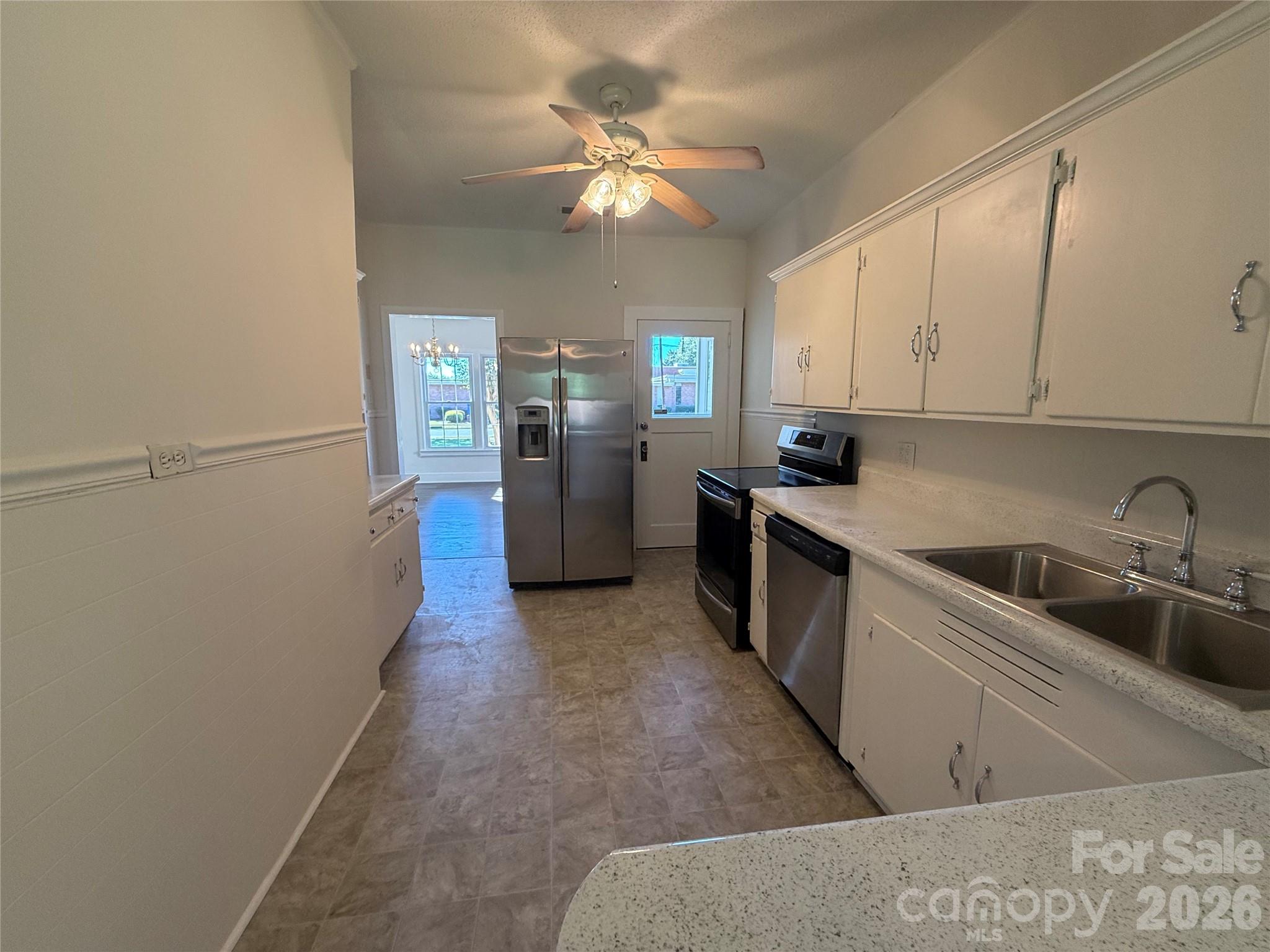 208 Pressly Street Property Photo 10