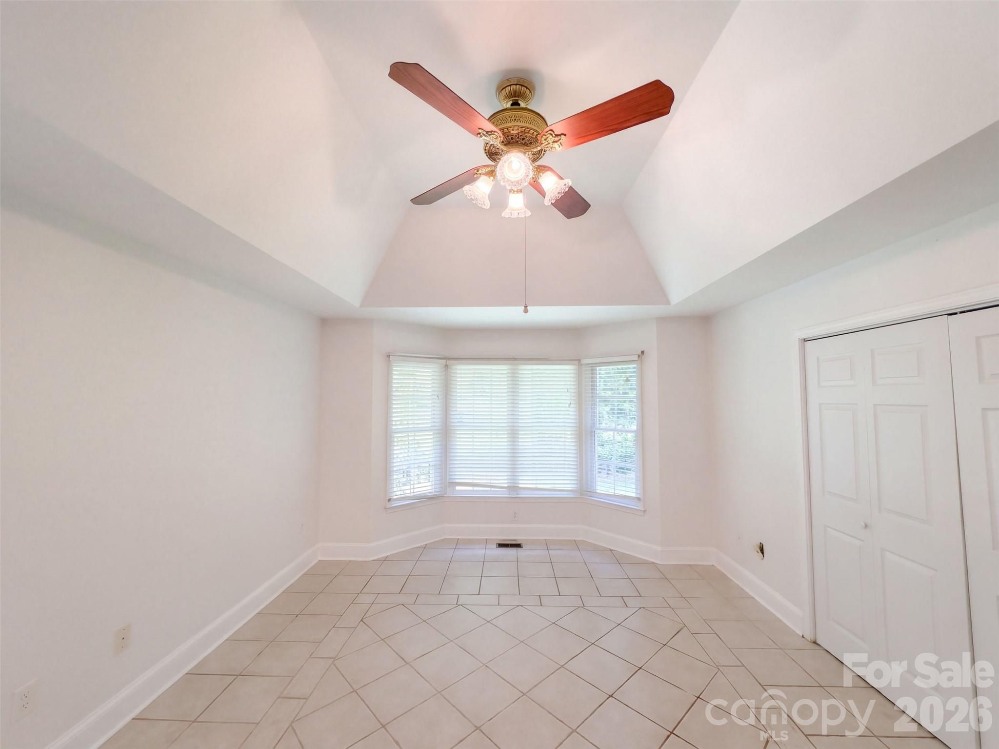 5406 Club View Drive Property Photo 4