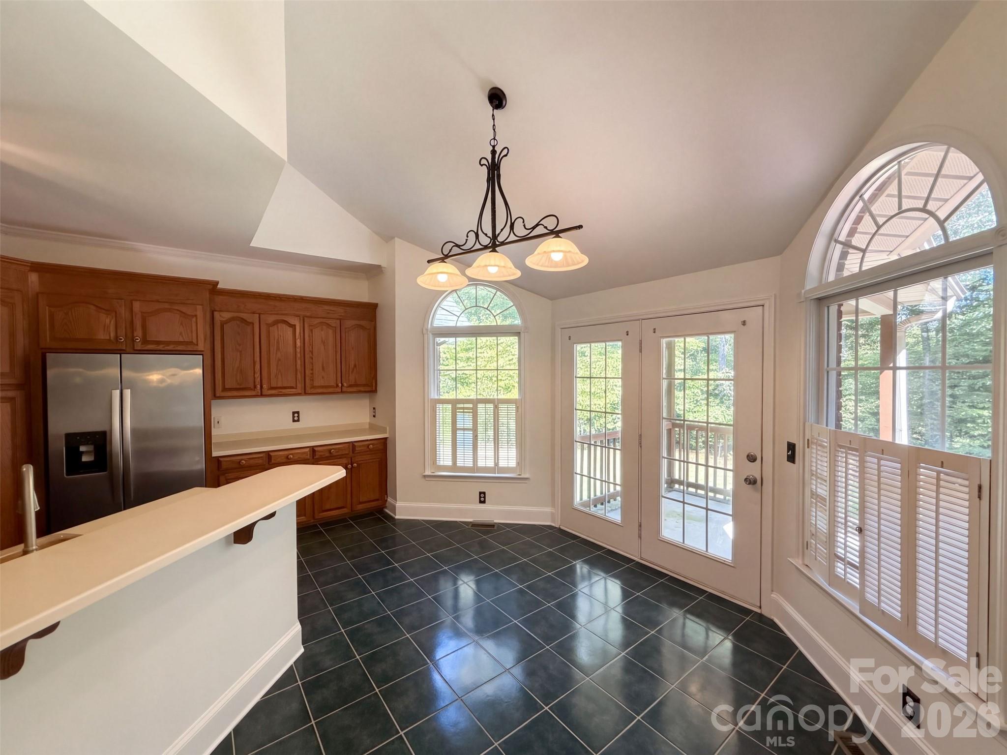 5406 Club View Drive Property Photo 6