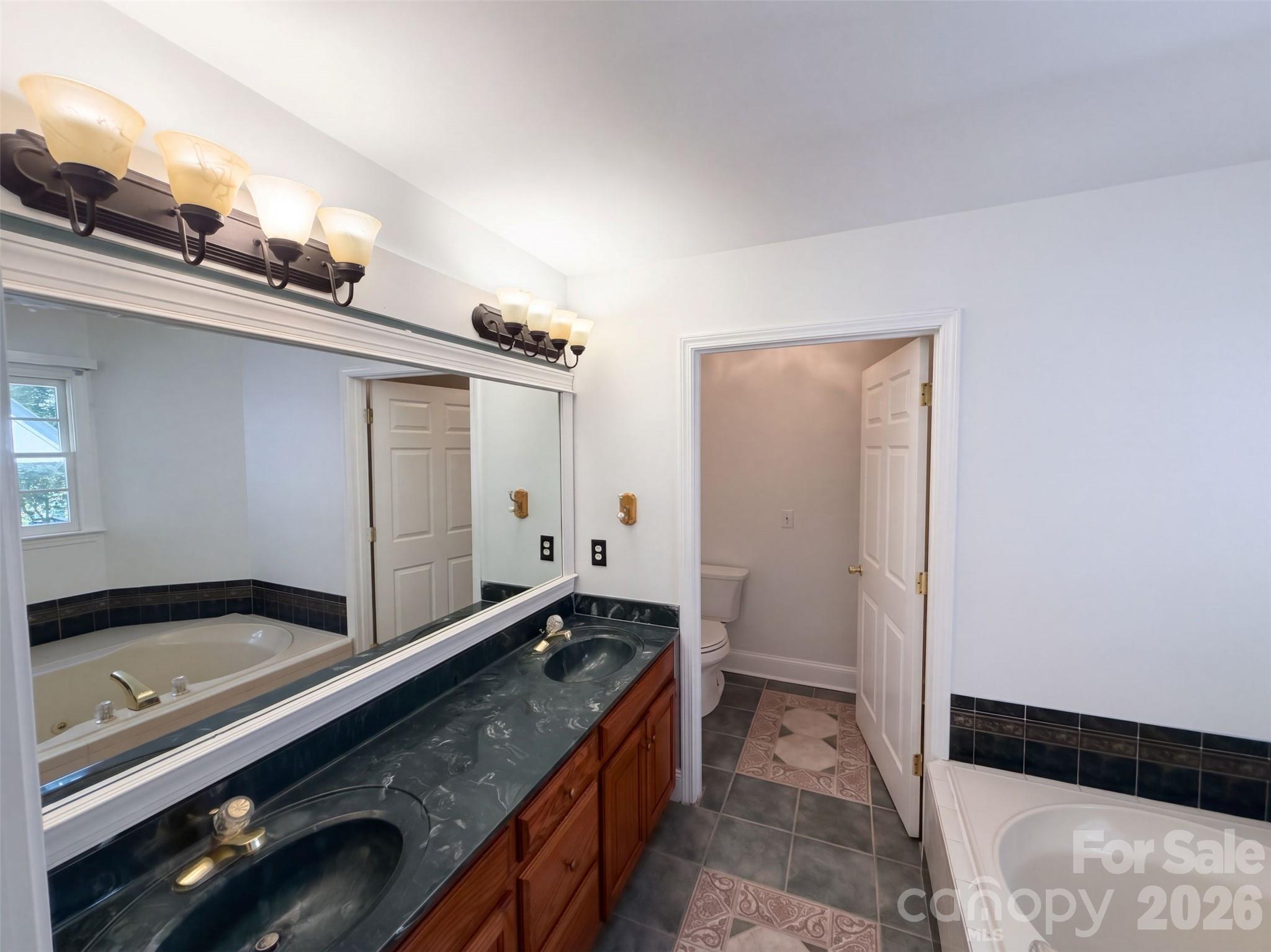 5406 Club View Drive Property Photo 10