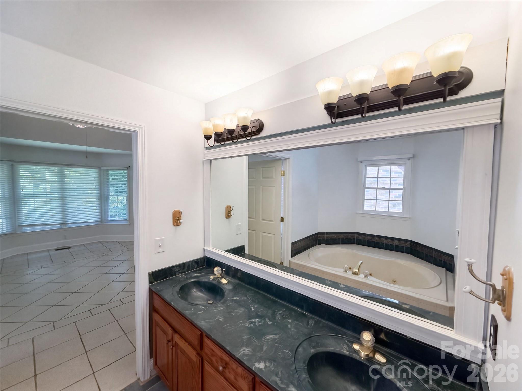 5406 Club View Drive Property Photo 12