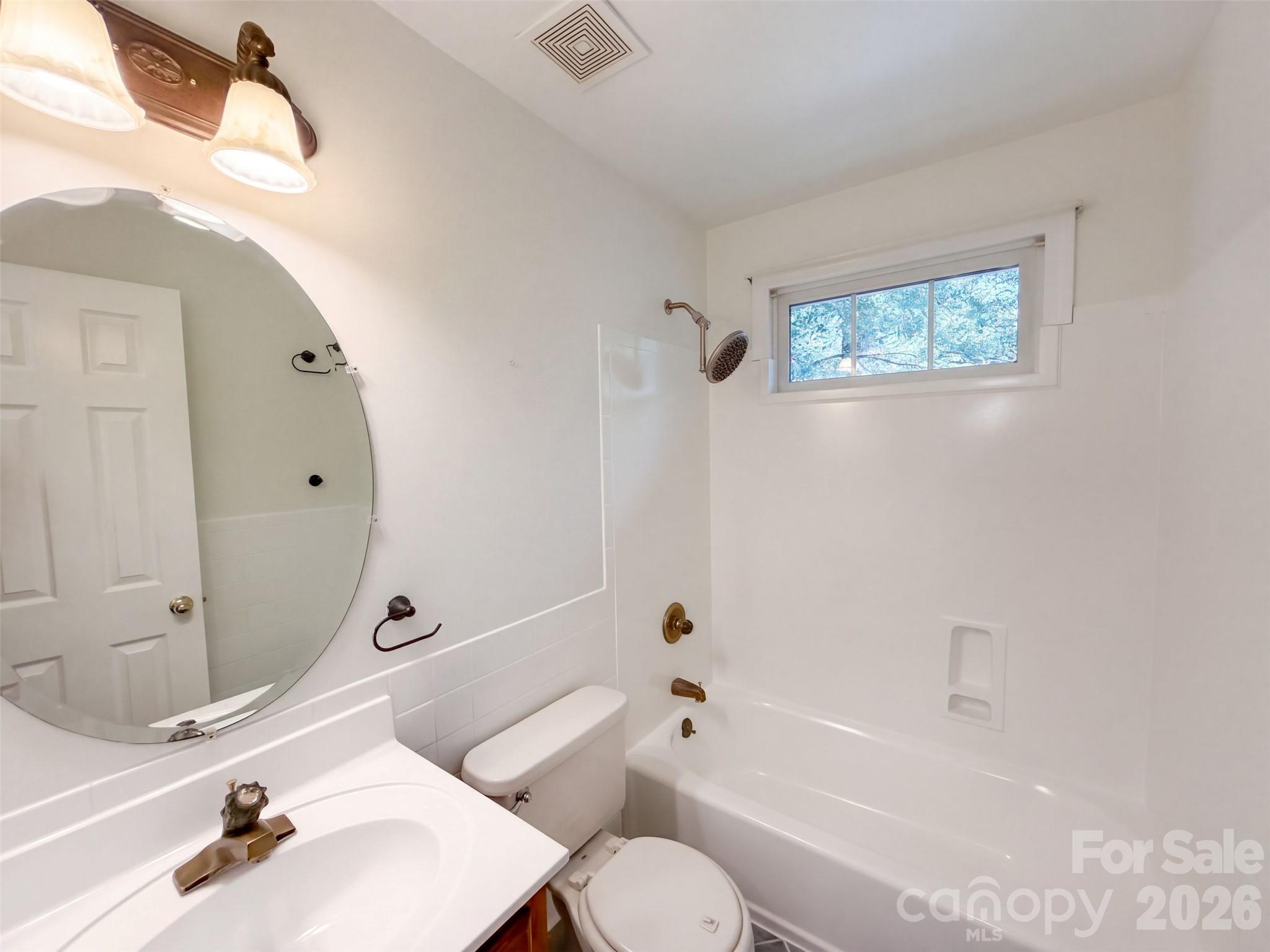 5406 Club View Drive Property Photo 15