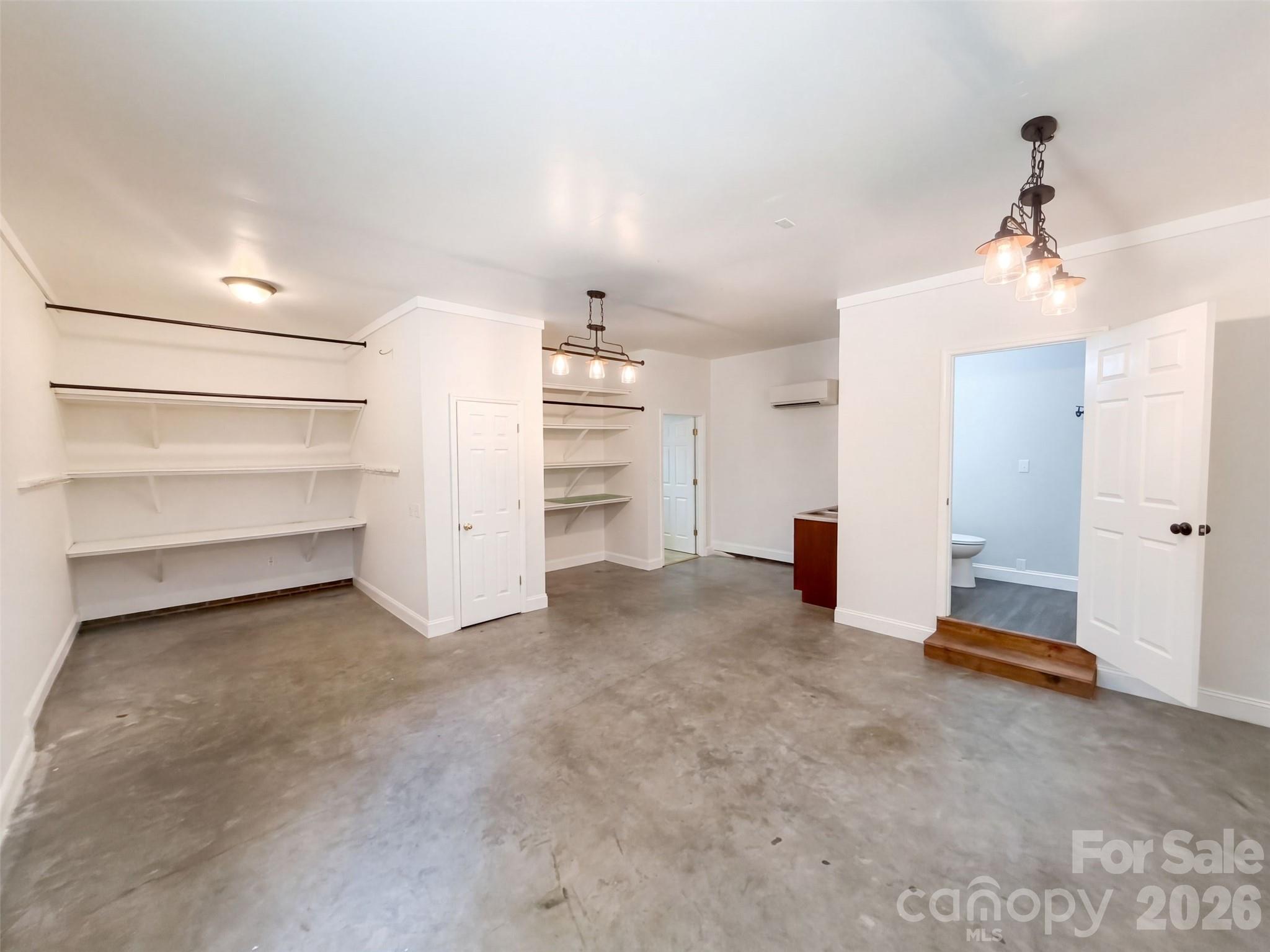 5406 Club View Drive Property Photo 20